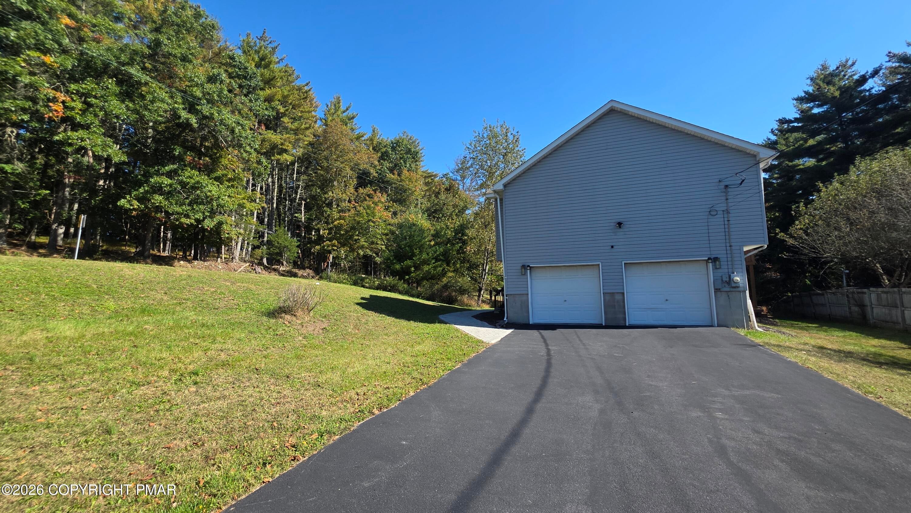 838 Cayuga Way