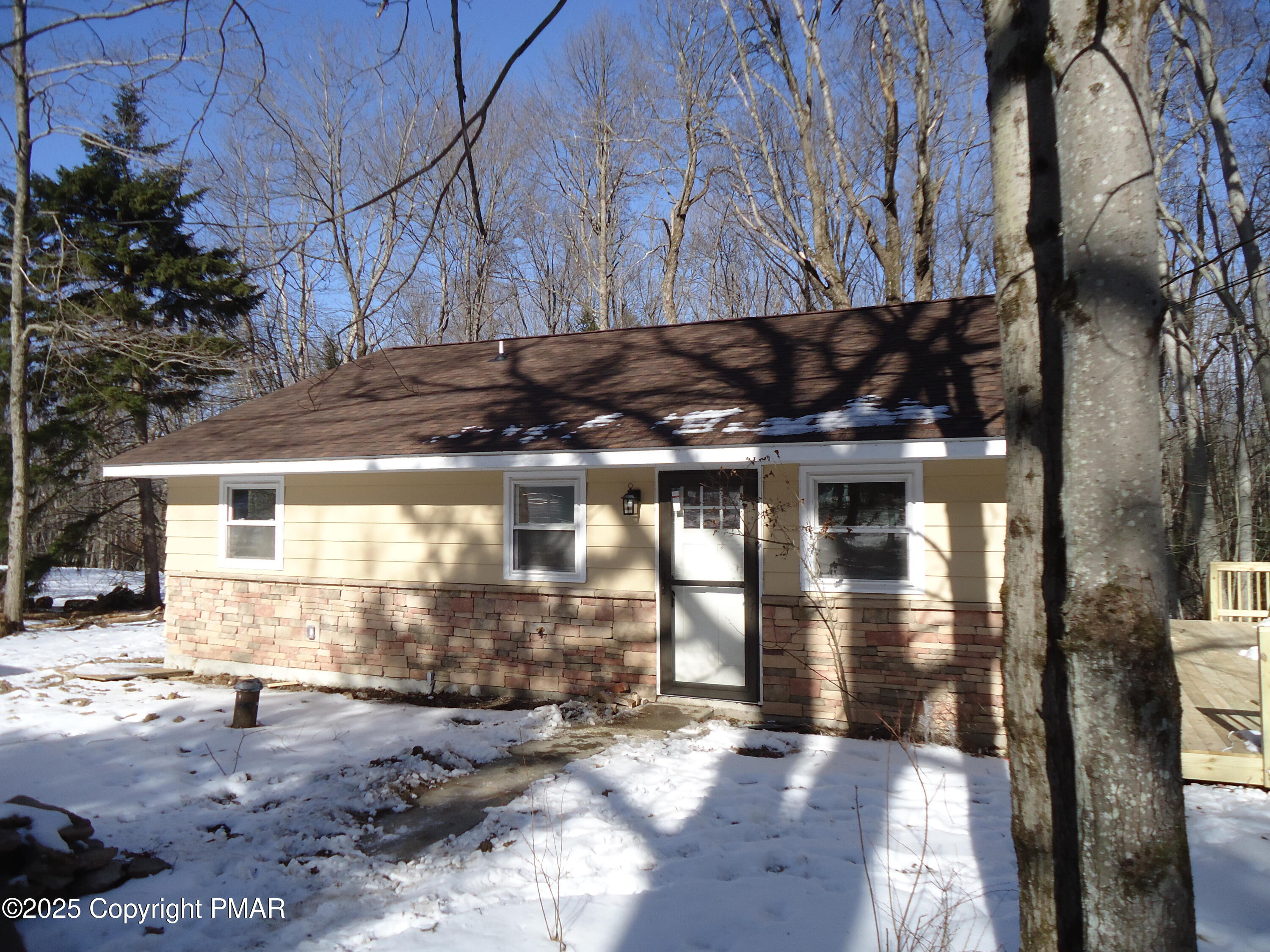 288 Stillwater Drive, Pocono Summit, Pennsylvania image 2