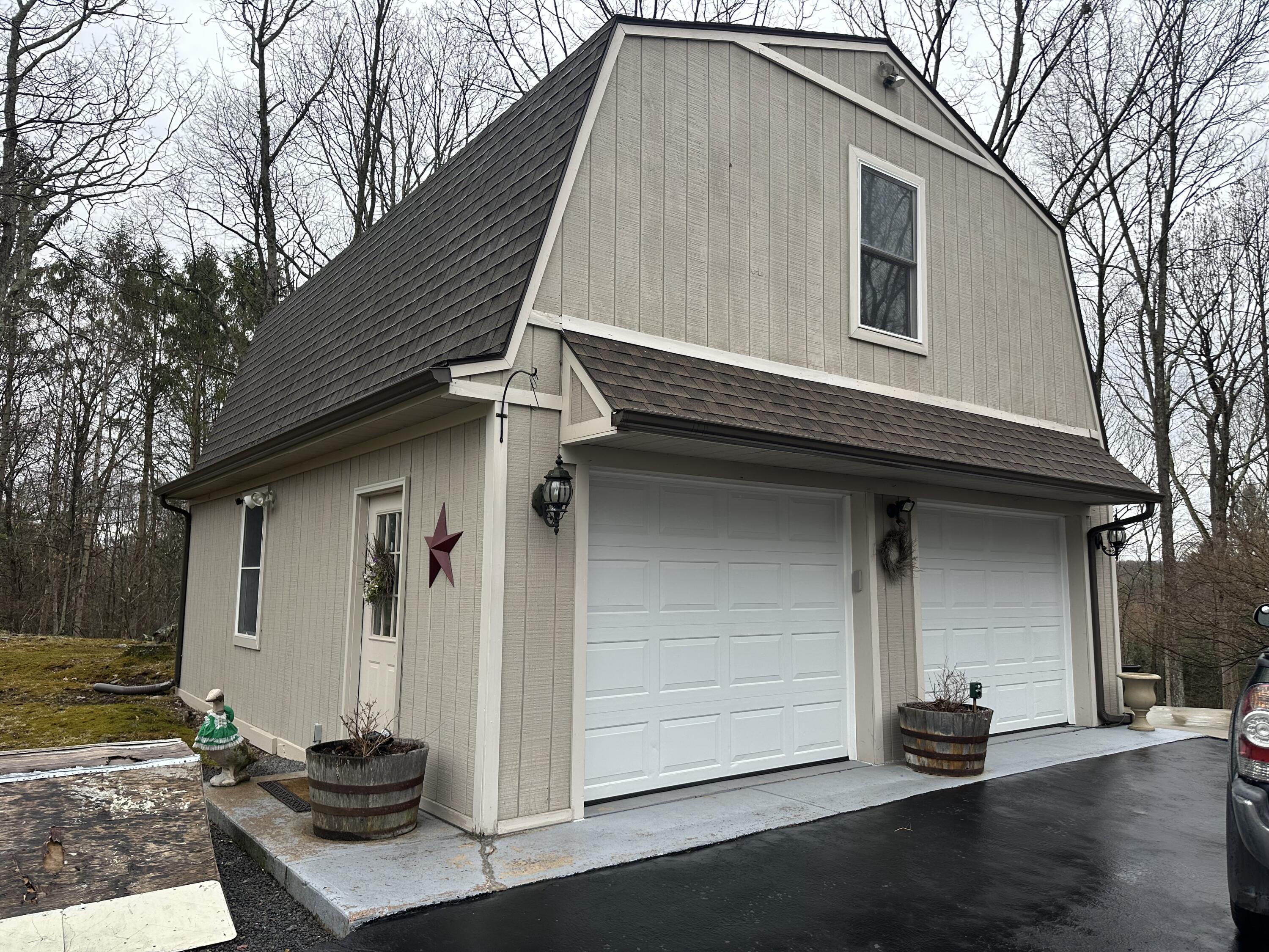 126 Sunrise Loop, Henryville, Pennsylvania image 3
