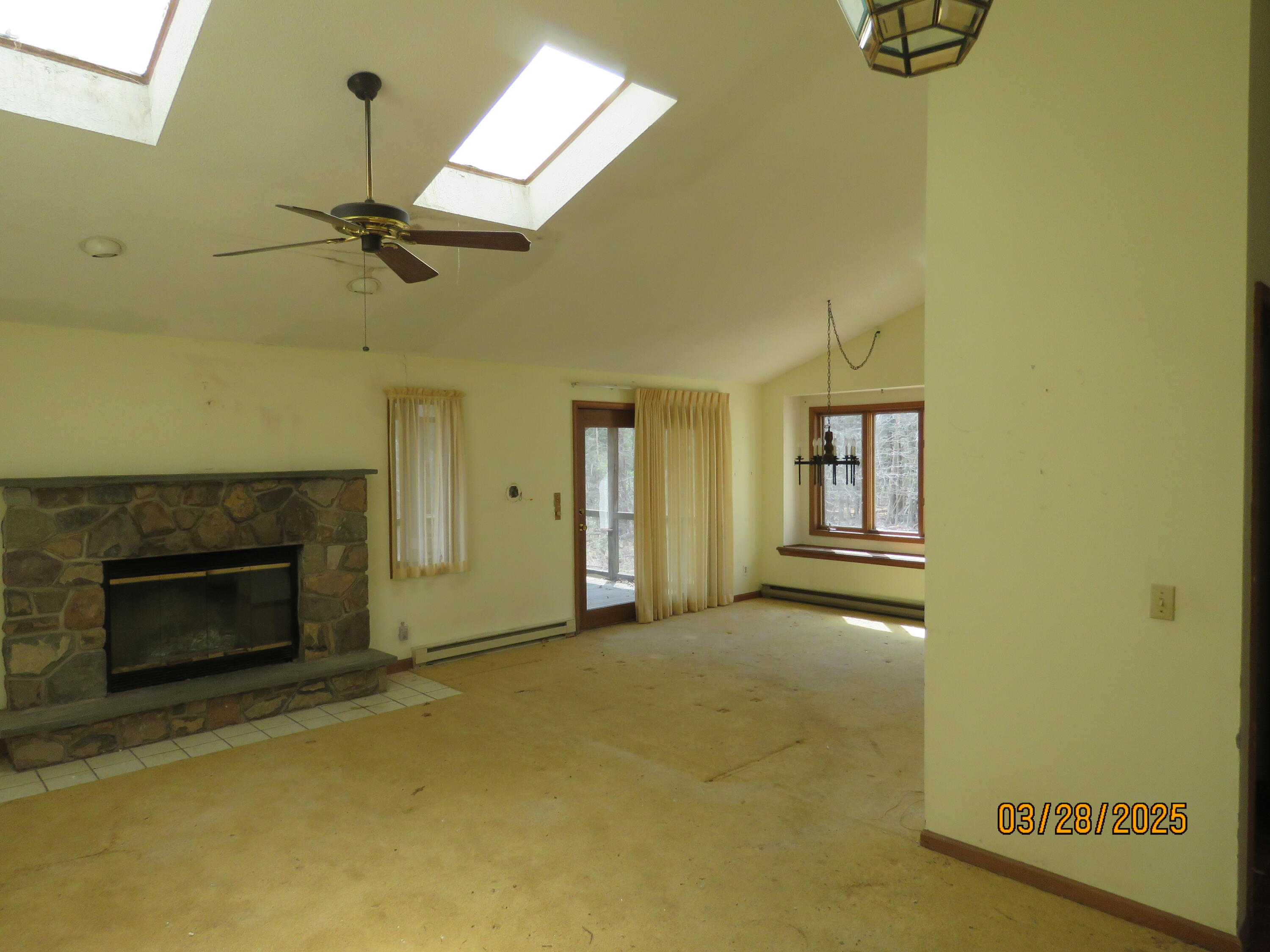 1135 Seven Nations Drive, Tobyhanna, Pennsylvania image 2
