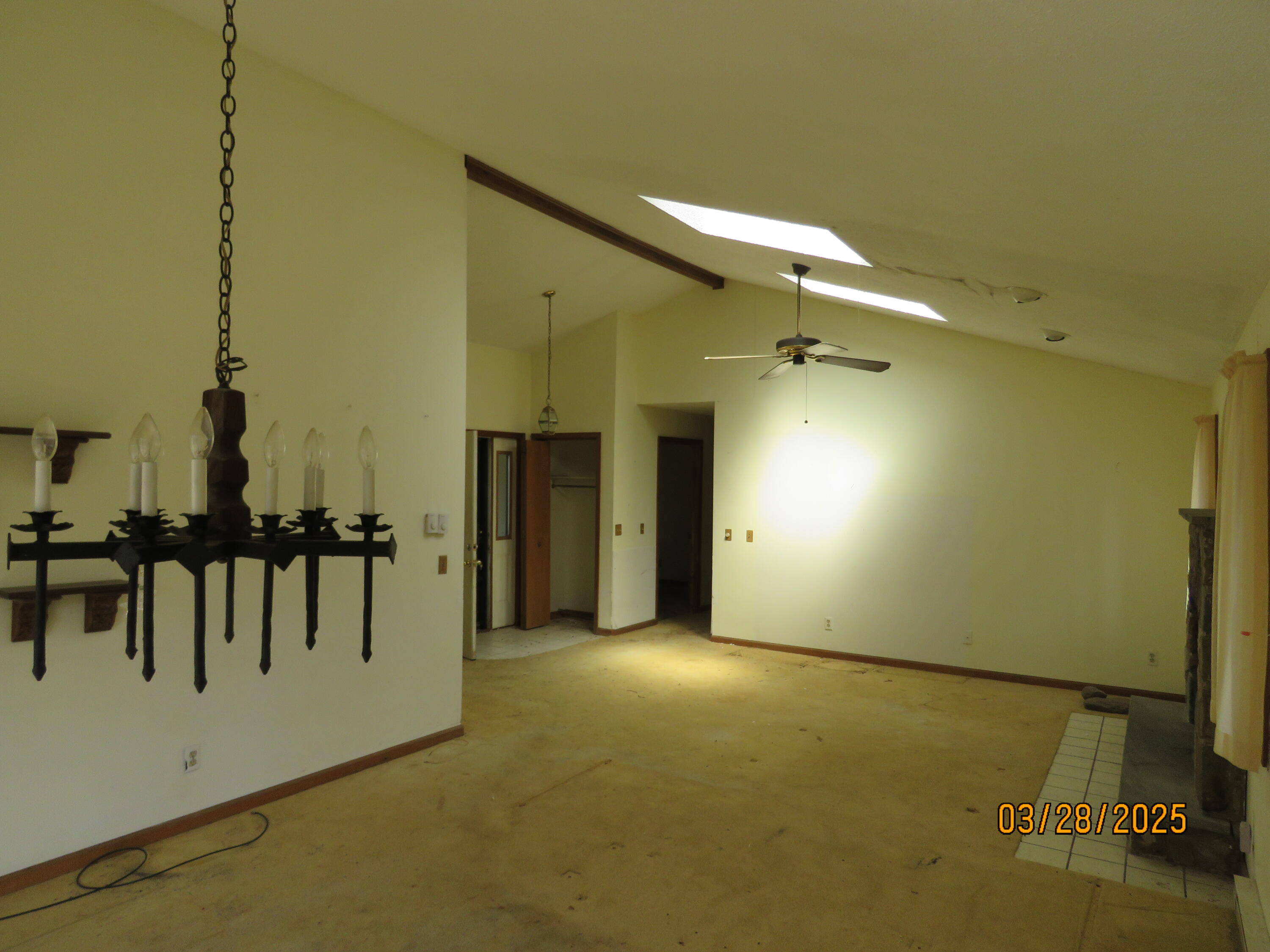 1135 Seven Nations Drive, Tobyhanna, Pennsylvania image 4