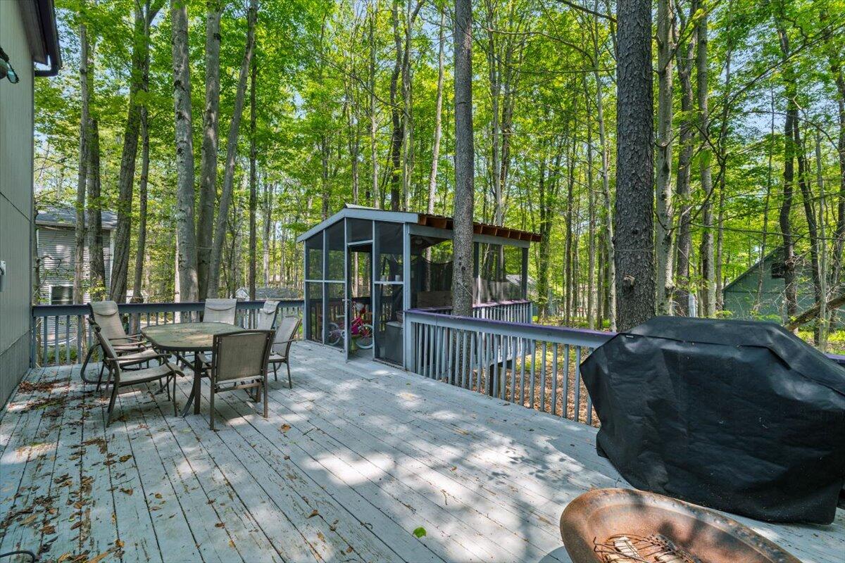 206 Maxatawny Drive, Pocono Lake, Pennsylvania image 11
