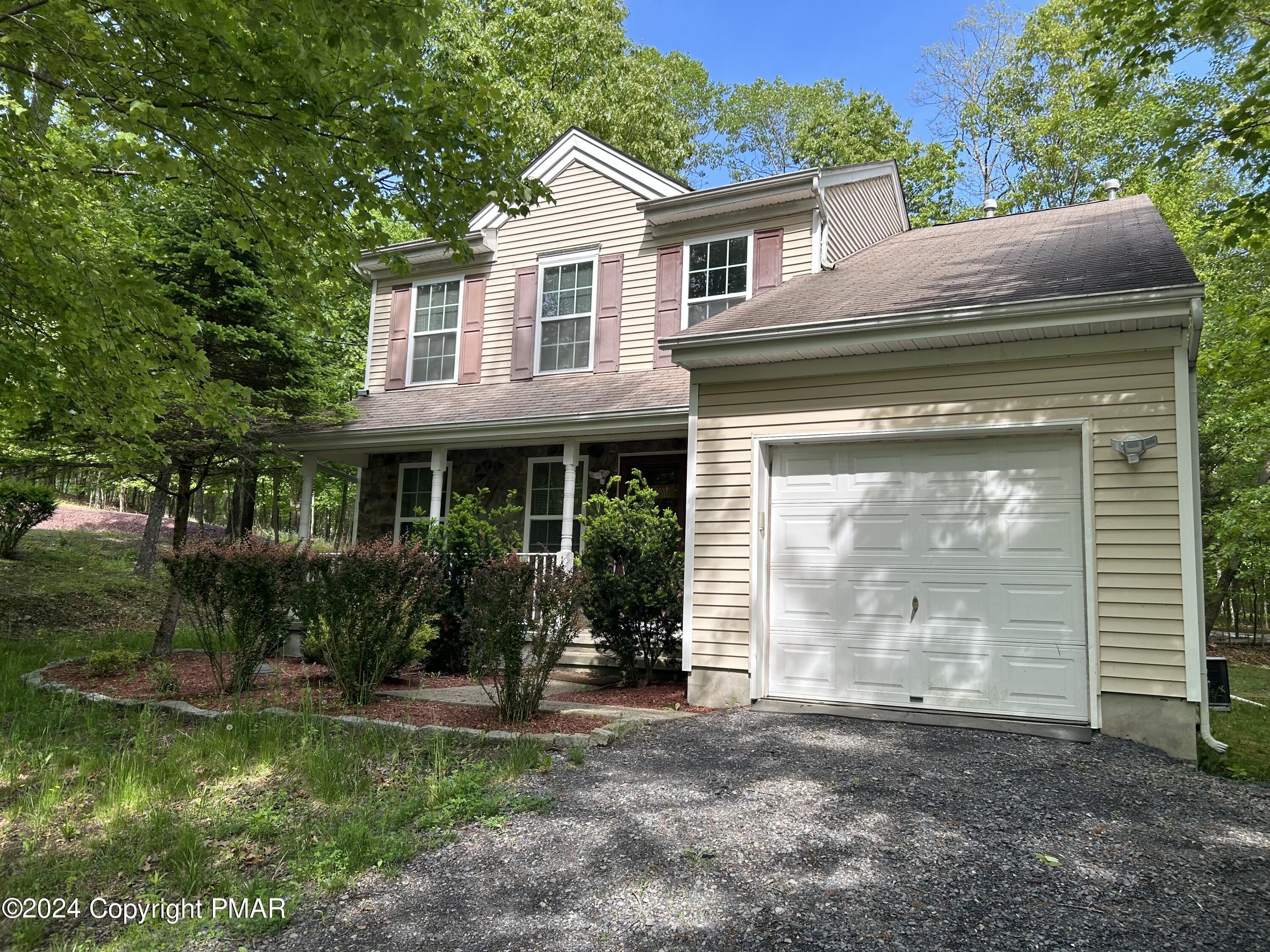 1080 Lancaster Drive, Bushkill, Pennsylvania image 2