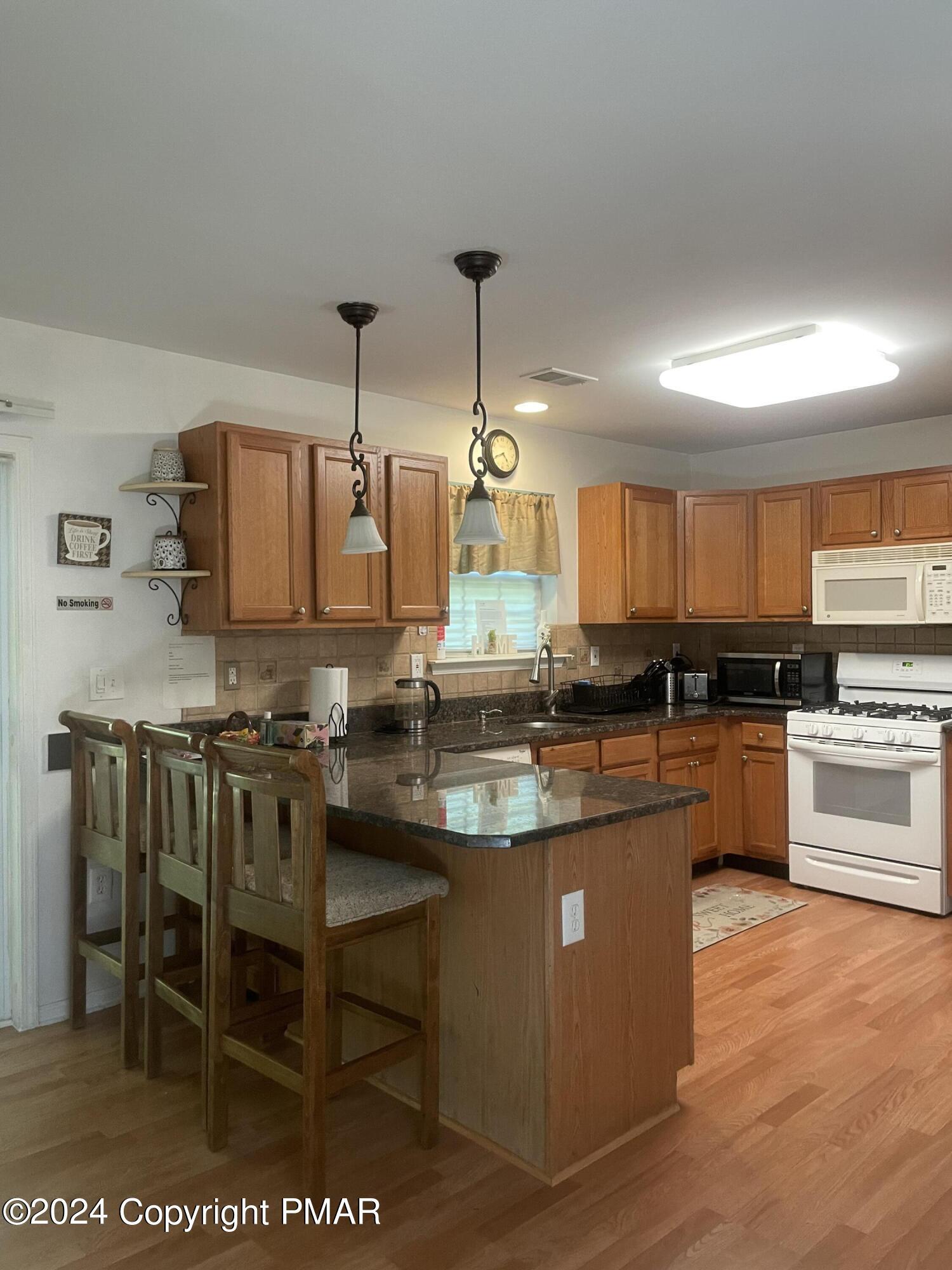 1080 Lancaster Drive, Bushkill, Pennsylvania image 8
