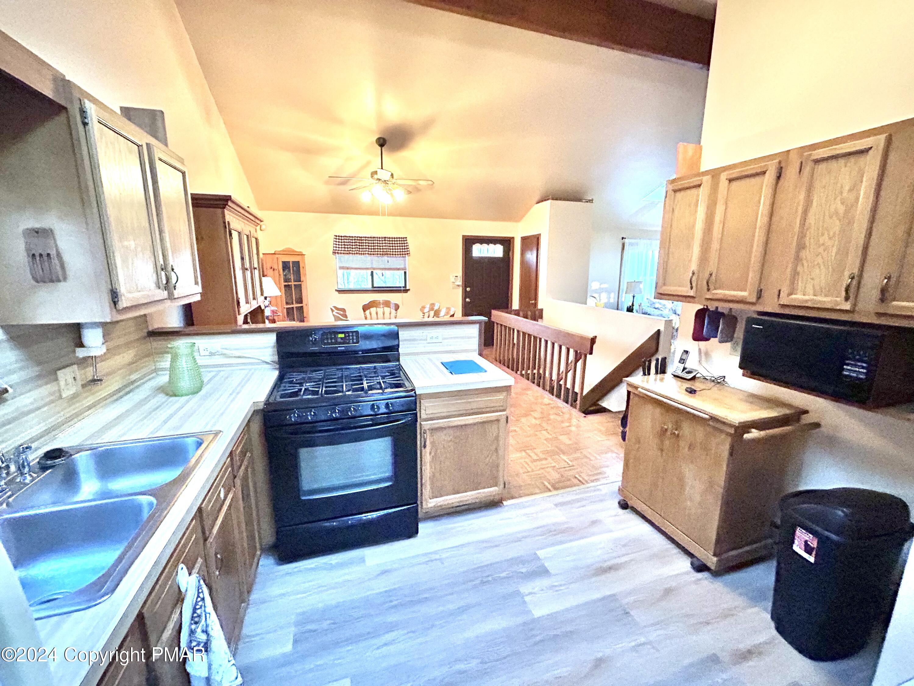 51 W Cherokee Trail, Albrightsville, Pennsylvania image 10
