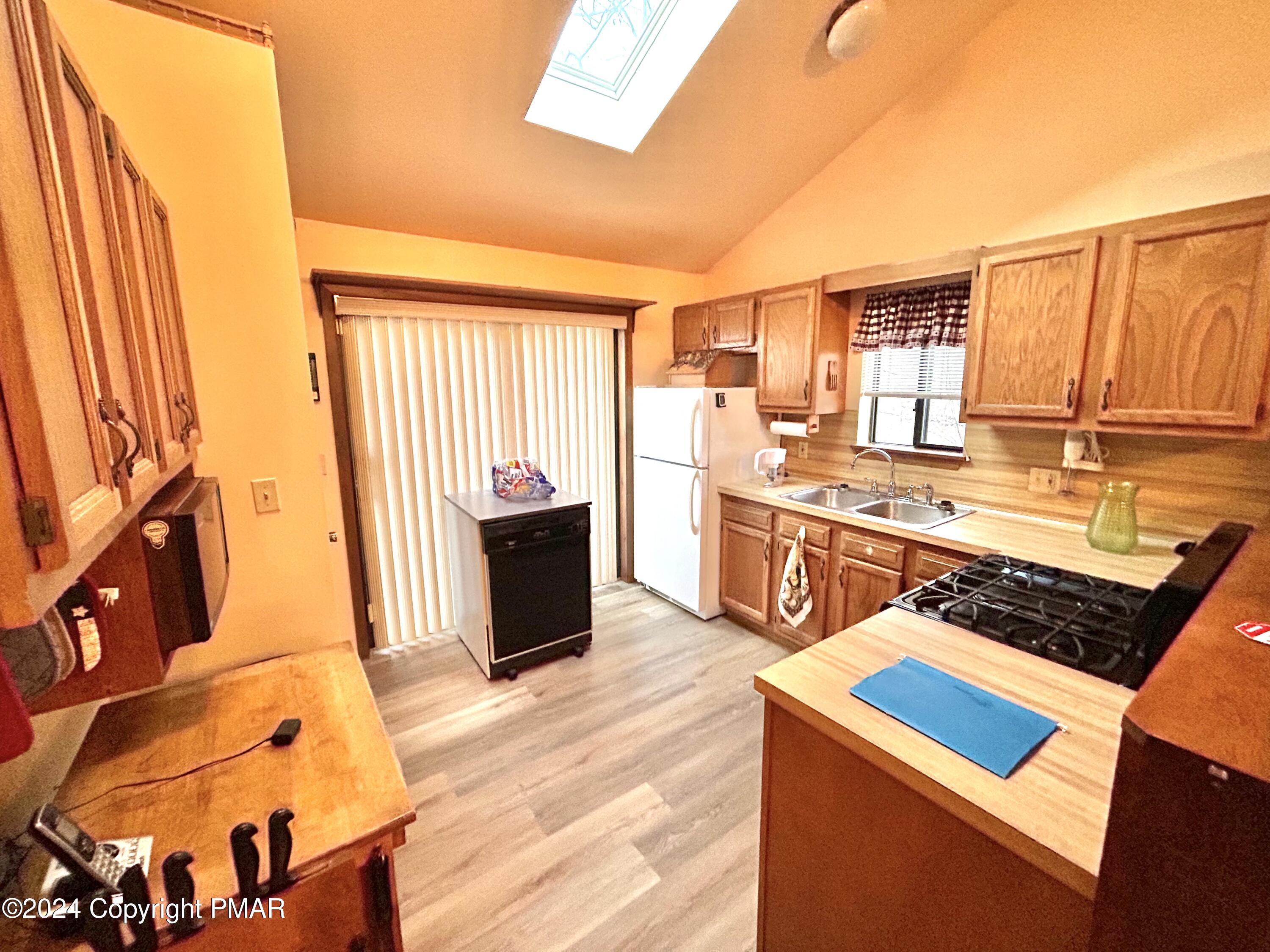 51 W Cherokee Trail, Albrightsville, Pennsylvania image 4