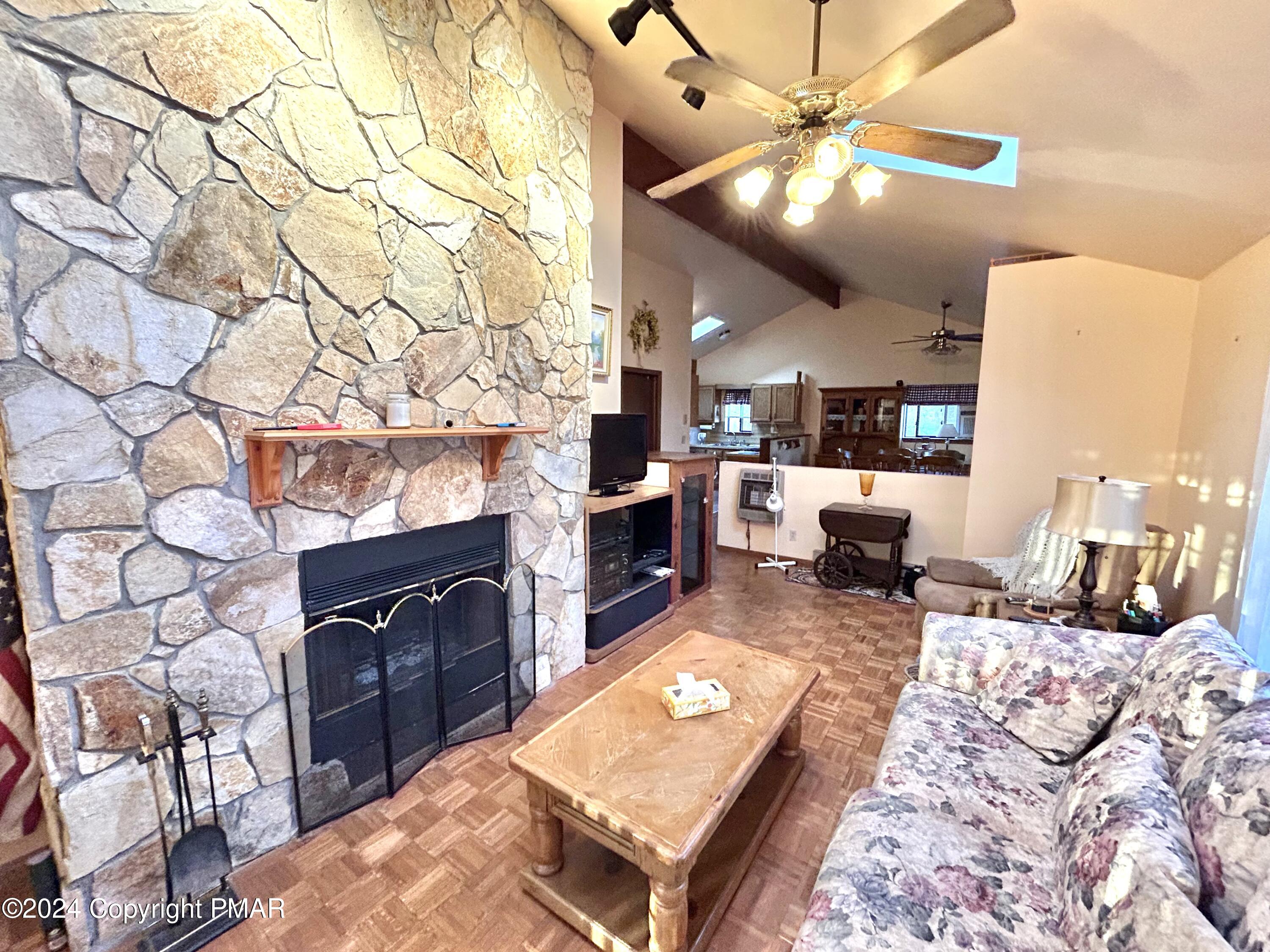 51 W Cherokee Trail, Albrightsville, Pennsylvania image 17