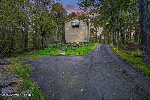 9868 DEERWOOD DR, TOBYHANNA, PA 18466 - Image c9d42505d6482bf2a63a3ce08b541e5d/3515969062