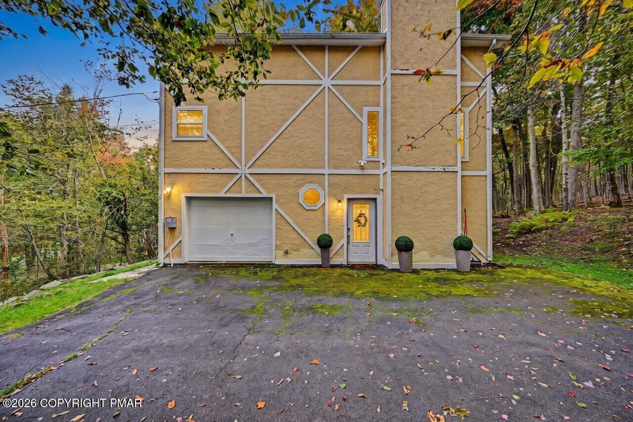 9868 Deerwood Drive