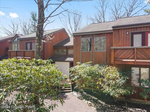 35 Falcon Run Lake Harmony PA 18624