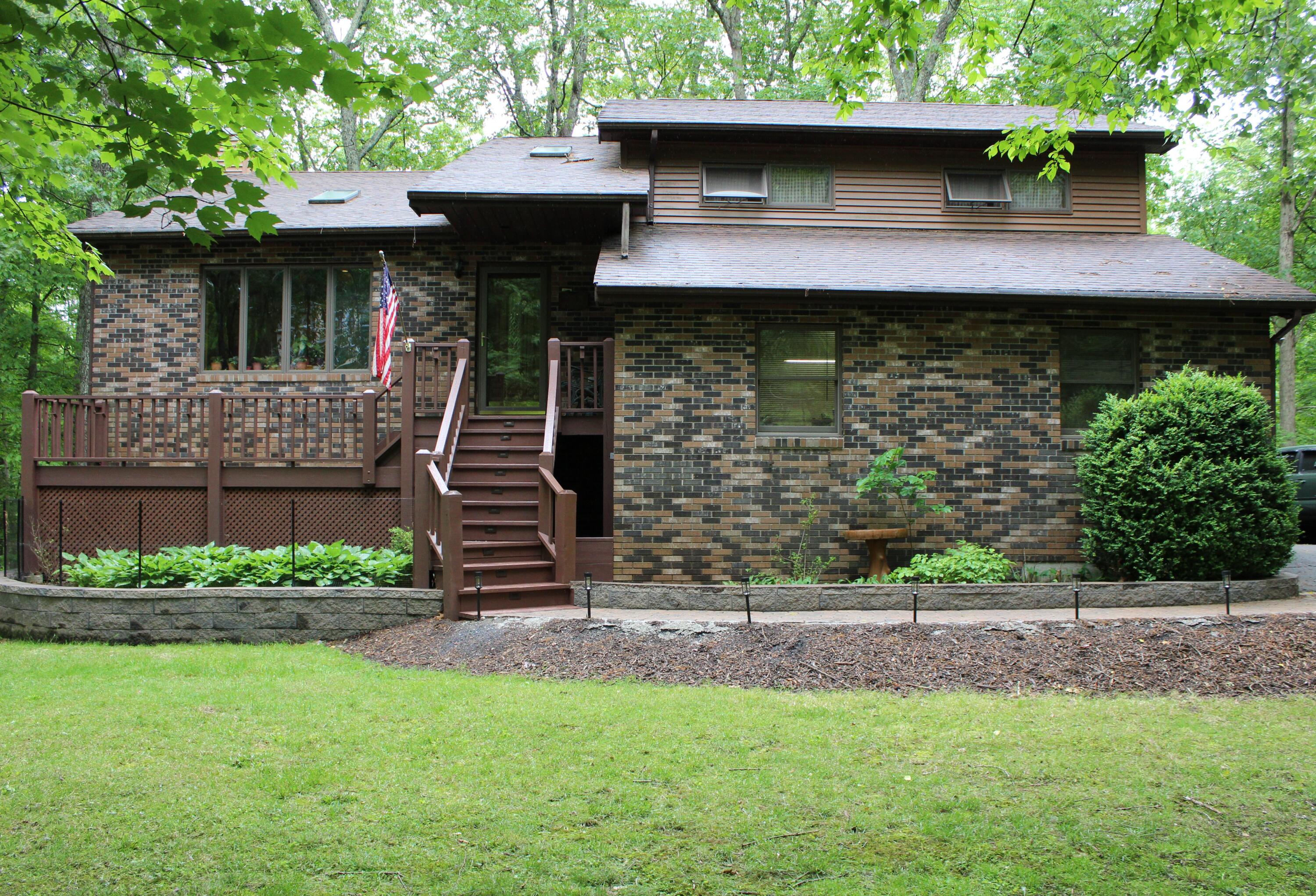 55 Arbutus Lane, East Stroudsburg, Pennsylvania image 1
