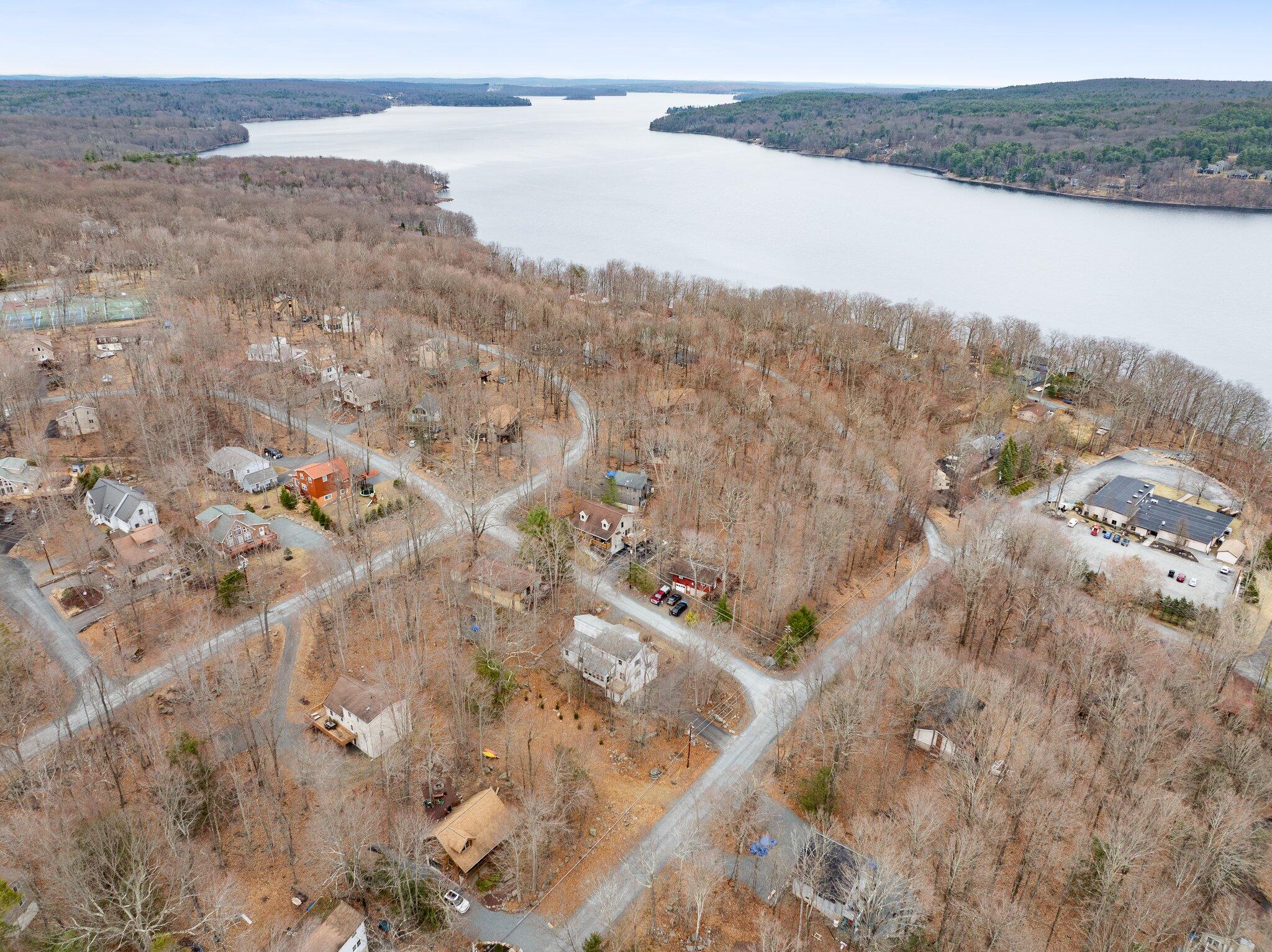 1003 Cheroquee Terrace, Lake Ariel, Pennsylvania image 6