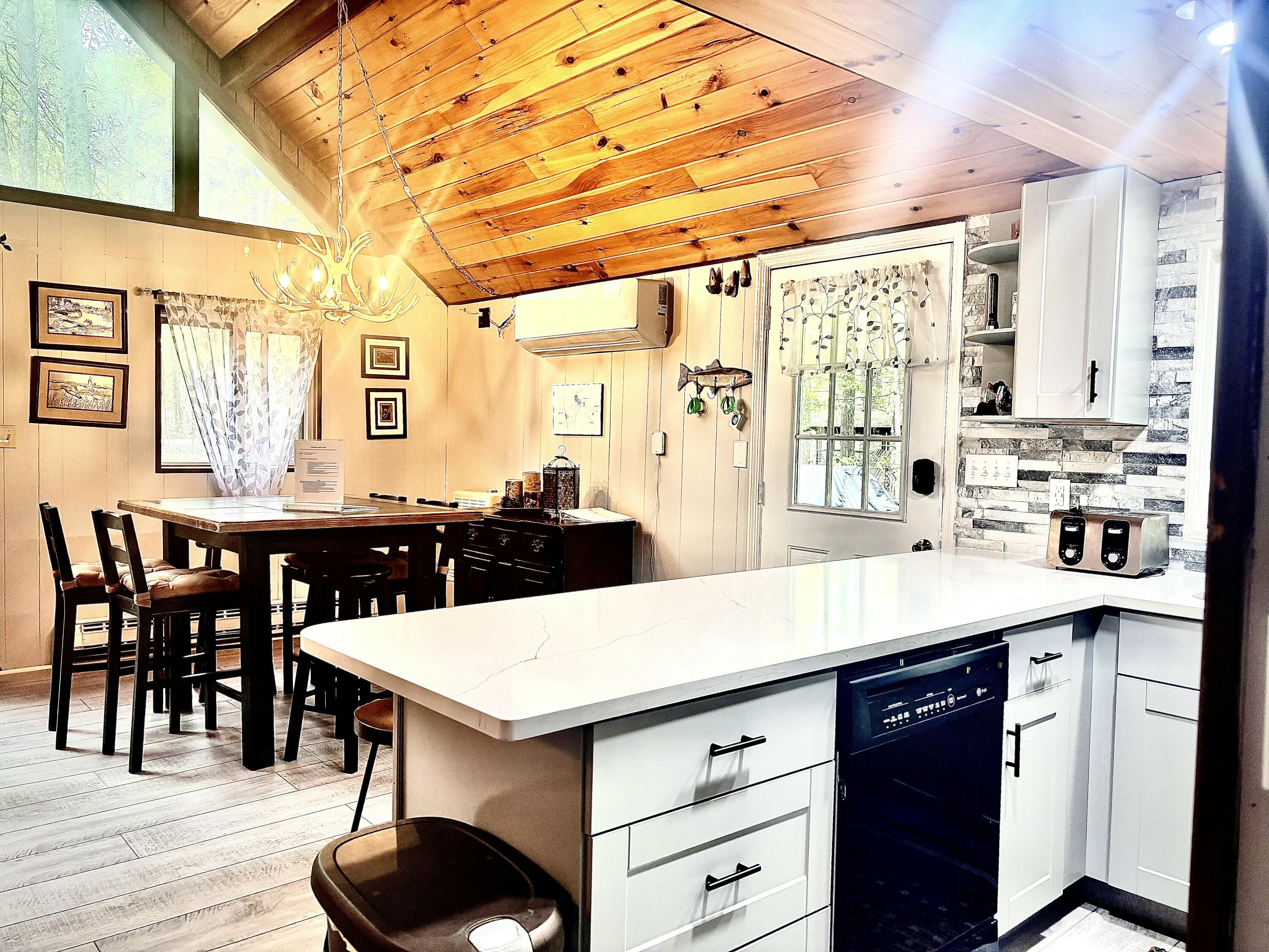 256 Partridge Drive, Pocono Lake, Pennsylvania image 12