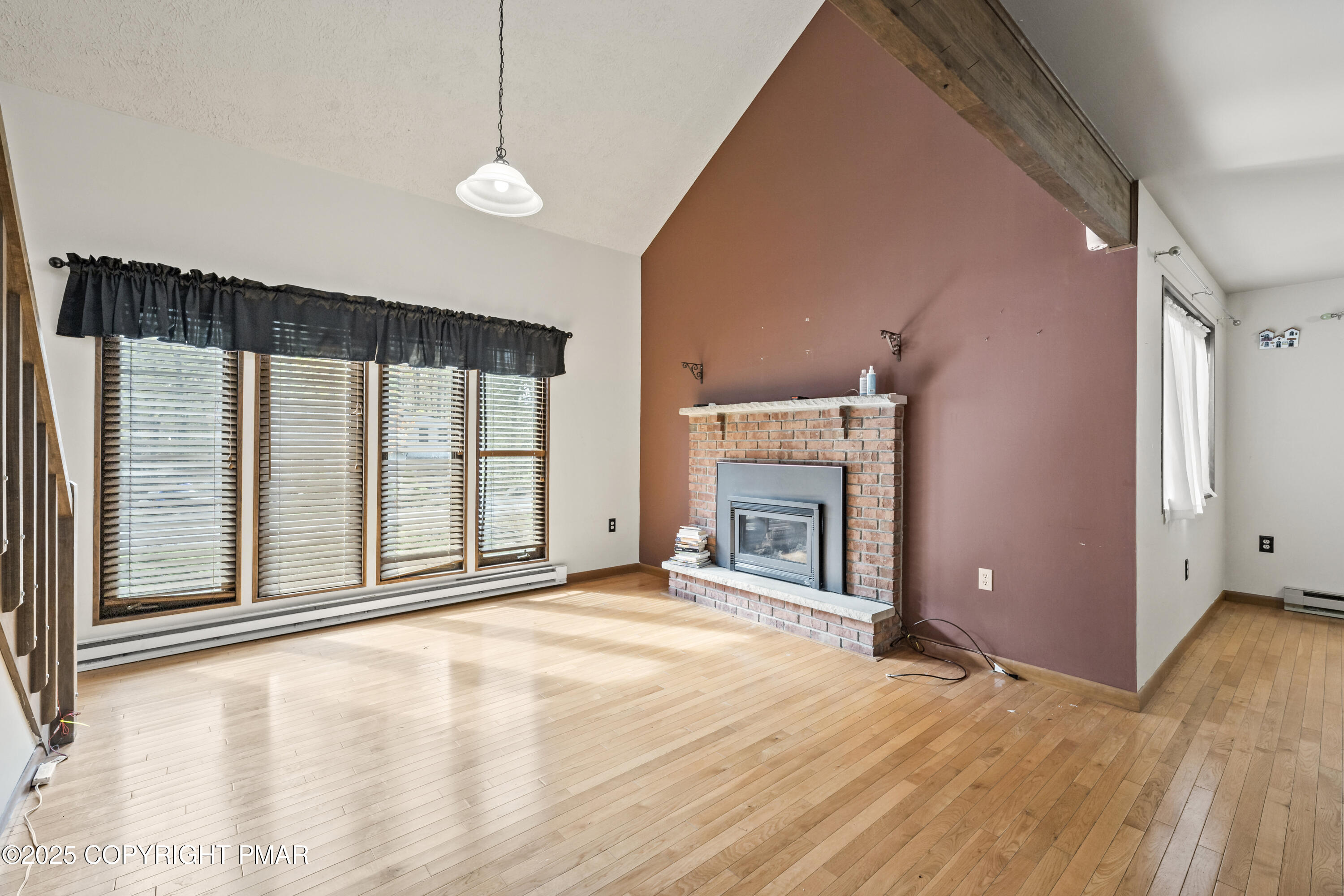 East Stroudsburg, Pennsylvania 18301, United States, 4 Bedrooms Bedrooms, ,2 BathroomsBathrooms,Residential,Active,166387