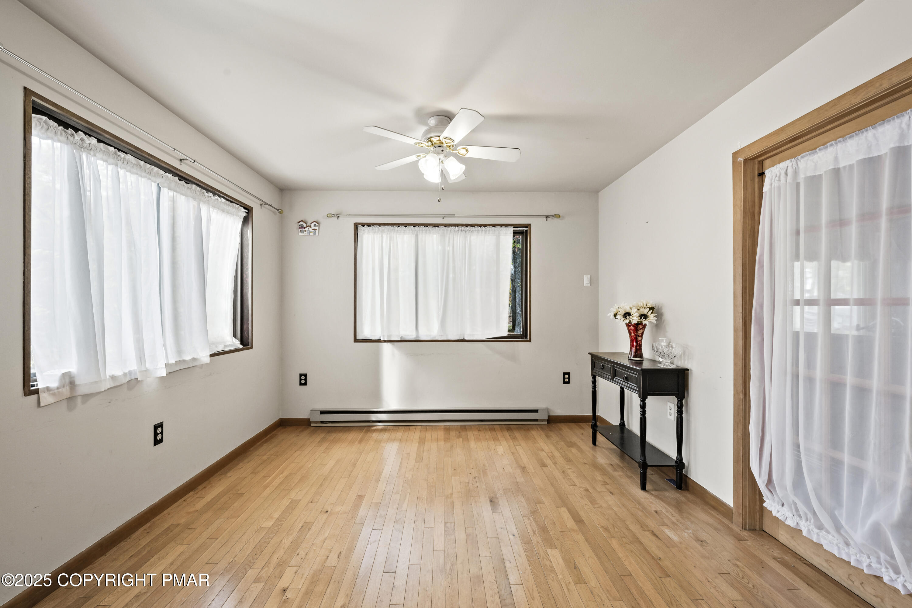 East Stroudsburg, Pennsylvania 18301, United States, 4 Bedrooms Bedrooms, ,2 BathroomsBathrooms,Residential,Active,166387