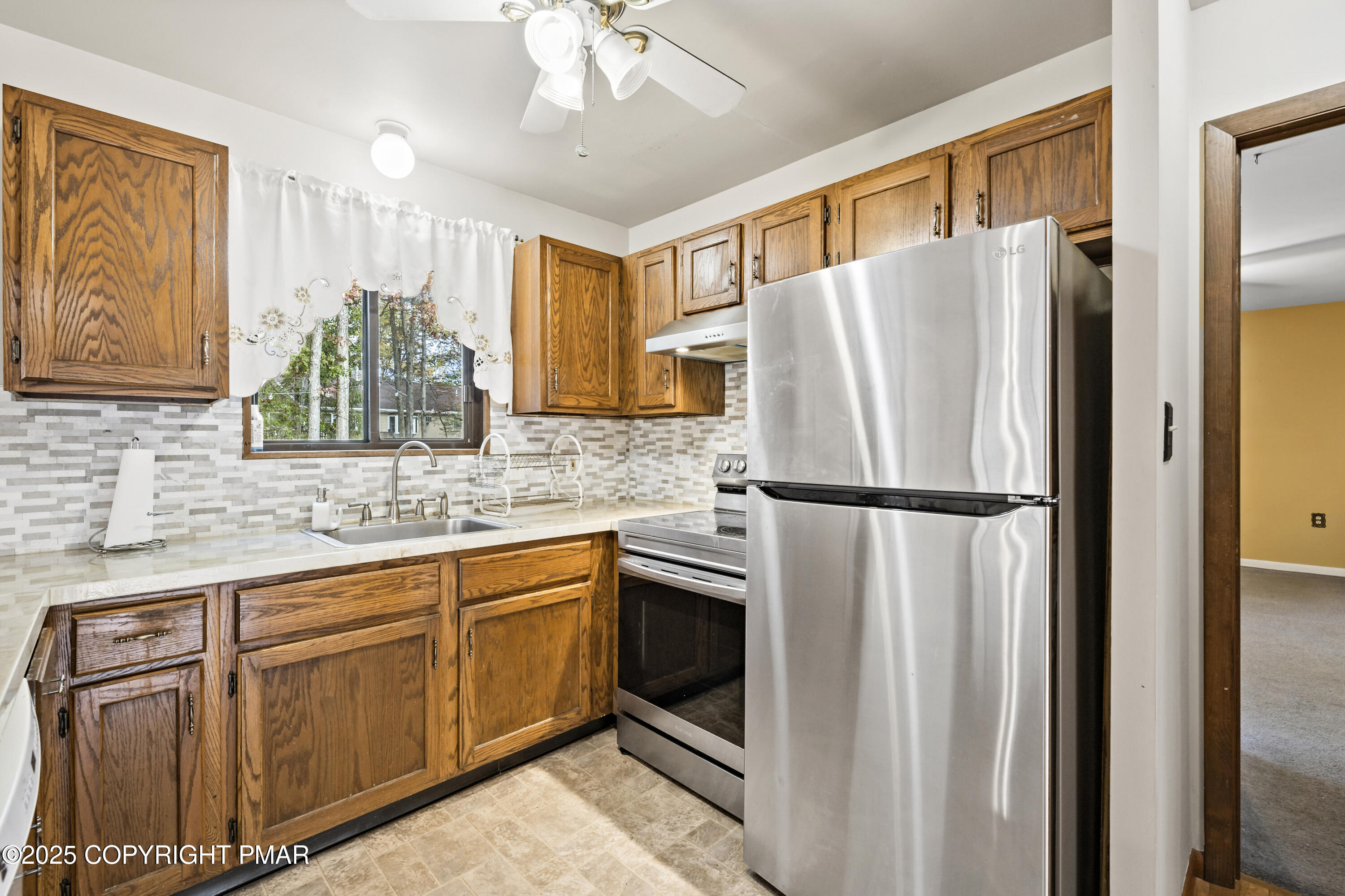 East Stroudsburg, Pennsylvania 18301, United States, 4 Bedrooms Bedrooms, ,2 BathroomsBathrooms,Residential,Active,166387