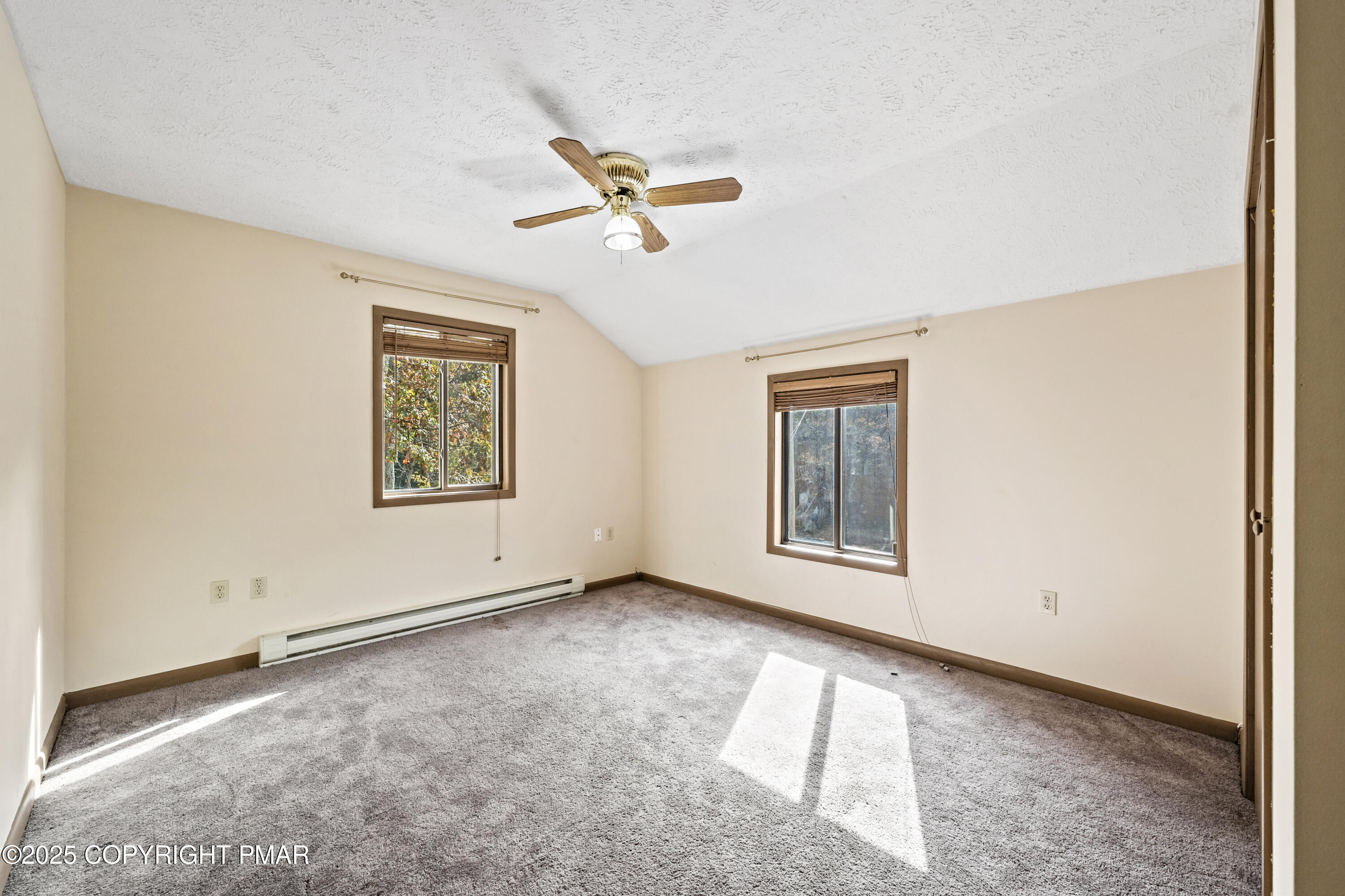 East Stroudsburg, Pennsylvania 18301, United States, 4 Bedrooms Bedrooms, ,2 BathroomsBathrooms,Residential,Active,166387