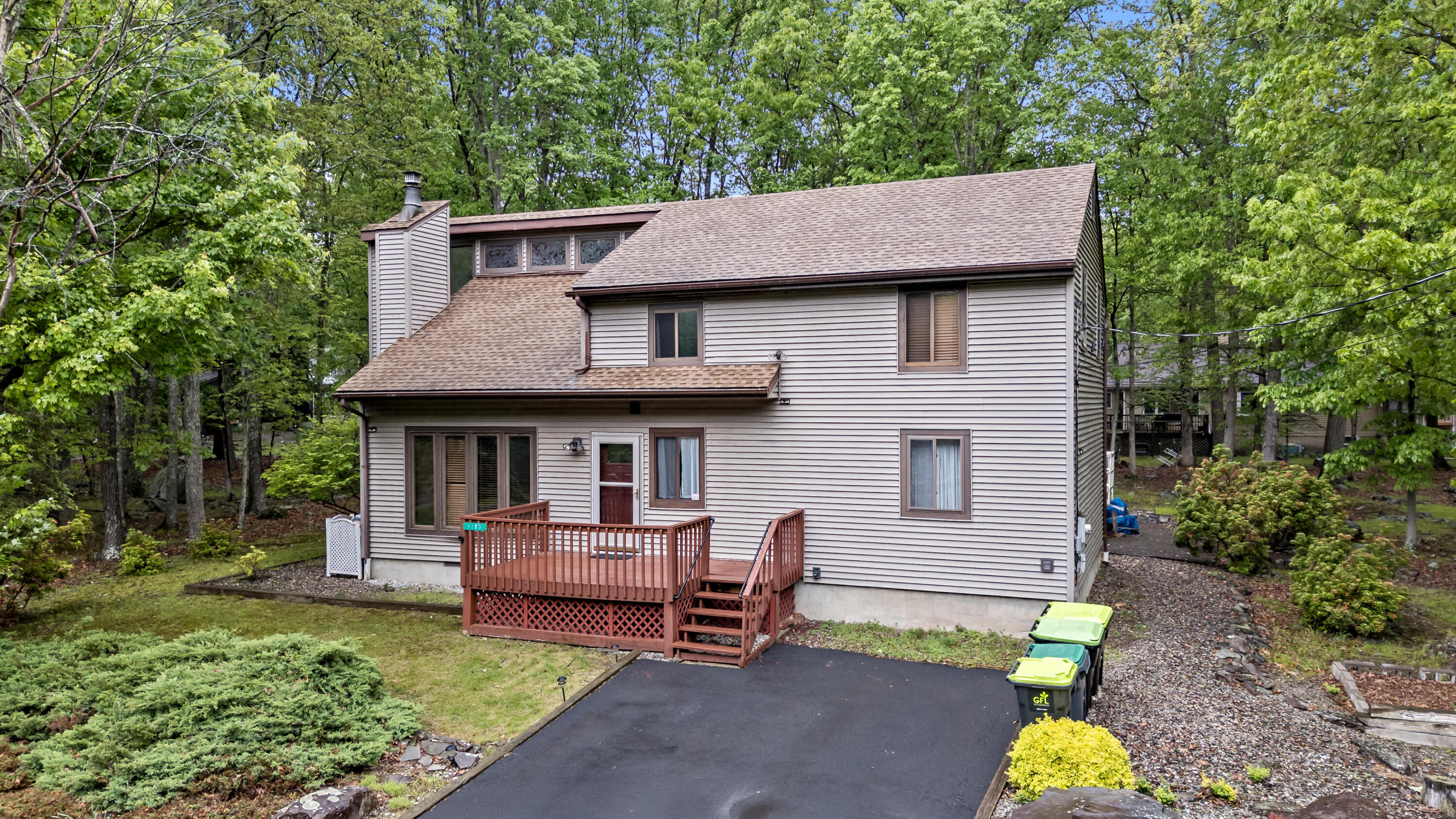 East Stroudsburg, Pennsylvania 18301, United States, 4 Bedrooms Bedrooms, ,2 BathroomsBathrooms,Residential,Active,166387