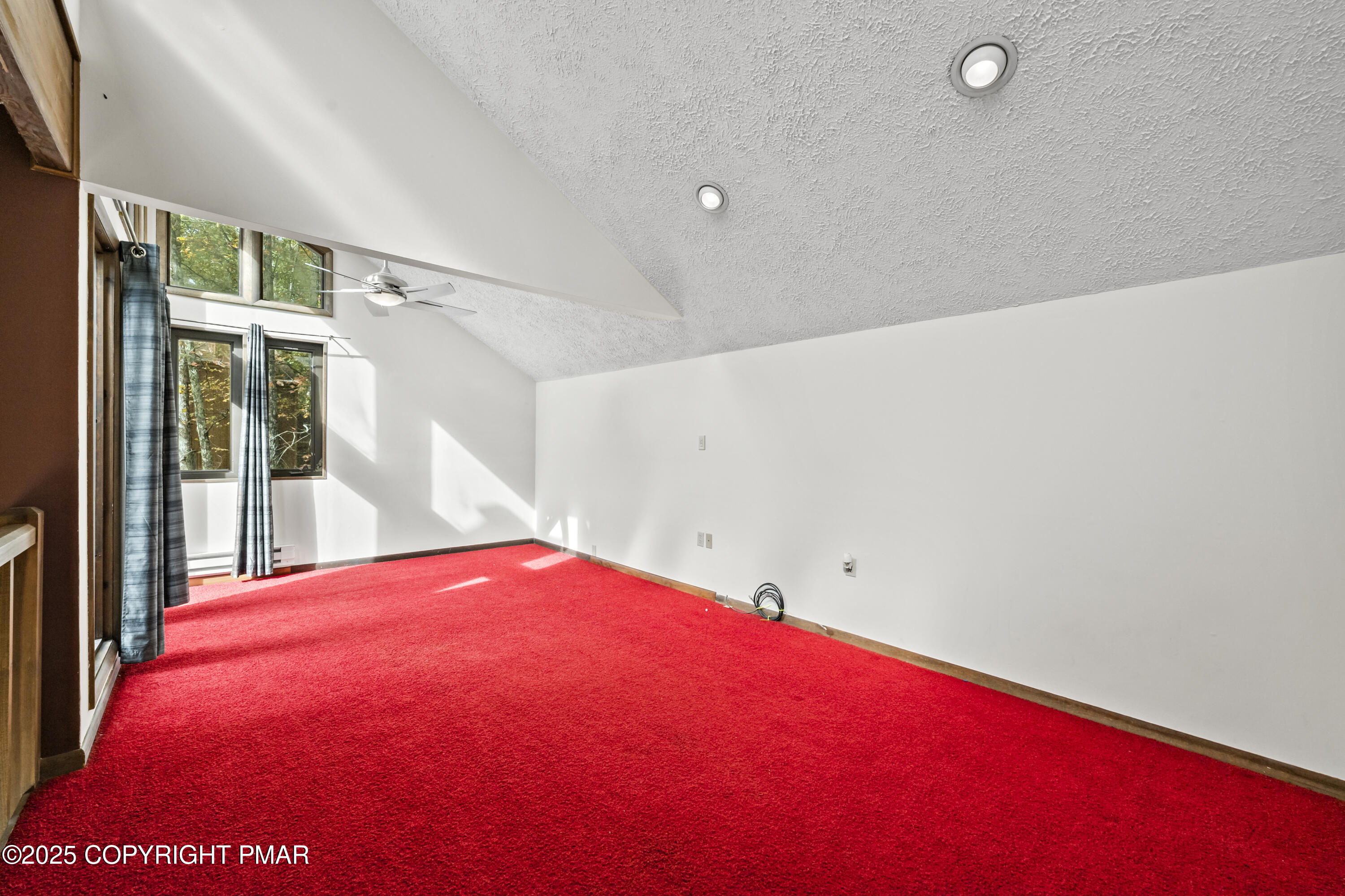 East Stroudsburg, Pennsylvania 18301, United States, 4 Bedrooms Bedrooms, ,2 BathroomsBathrooms,Residential,Active,166387