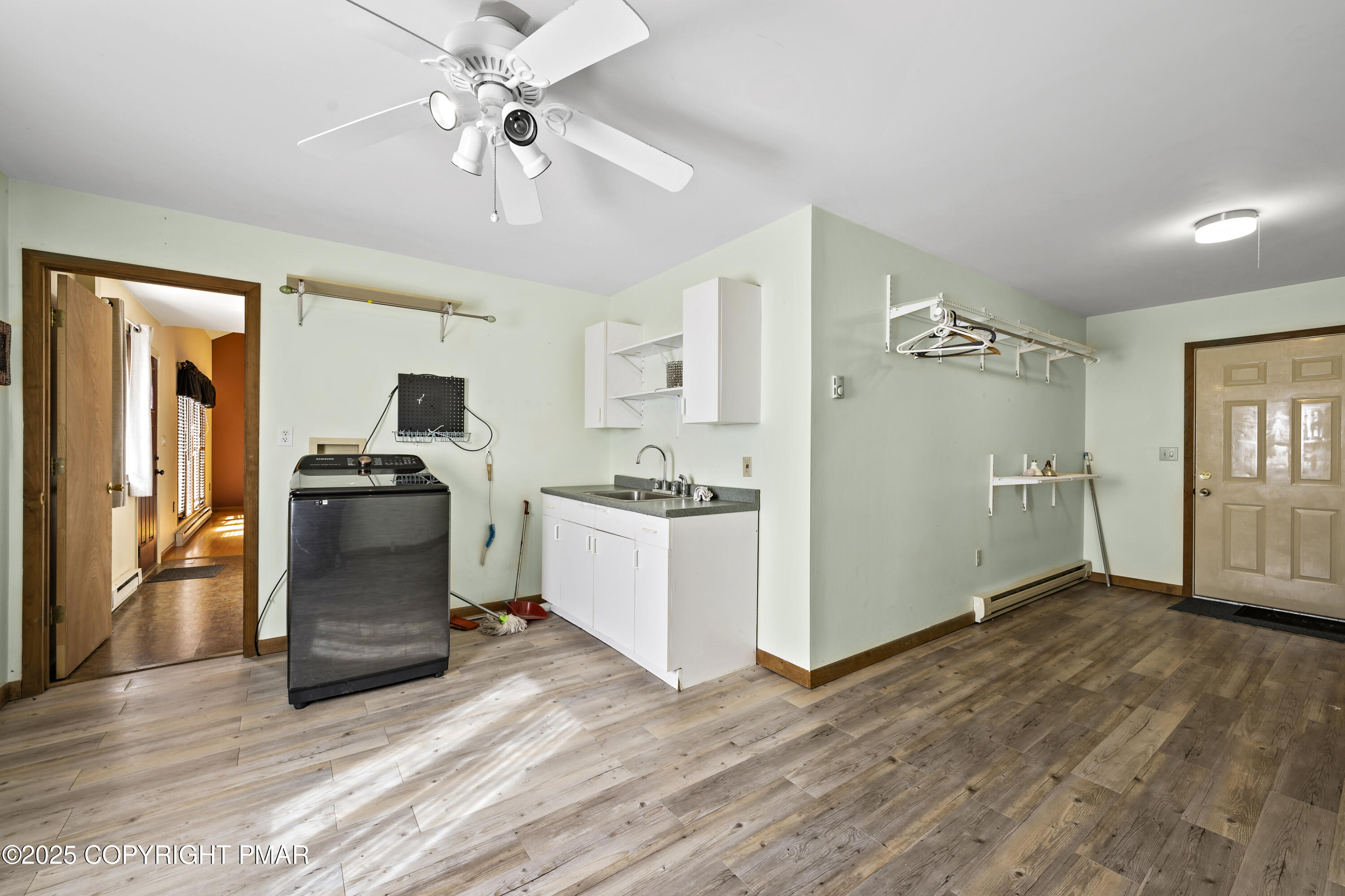 East Stroudsburg, Pennsylvania 18301, United States, 4 Bedrooms Bedrooms, ,2 BathroomsBathrooms,Residential,Active,166387