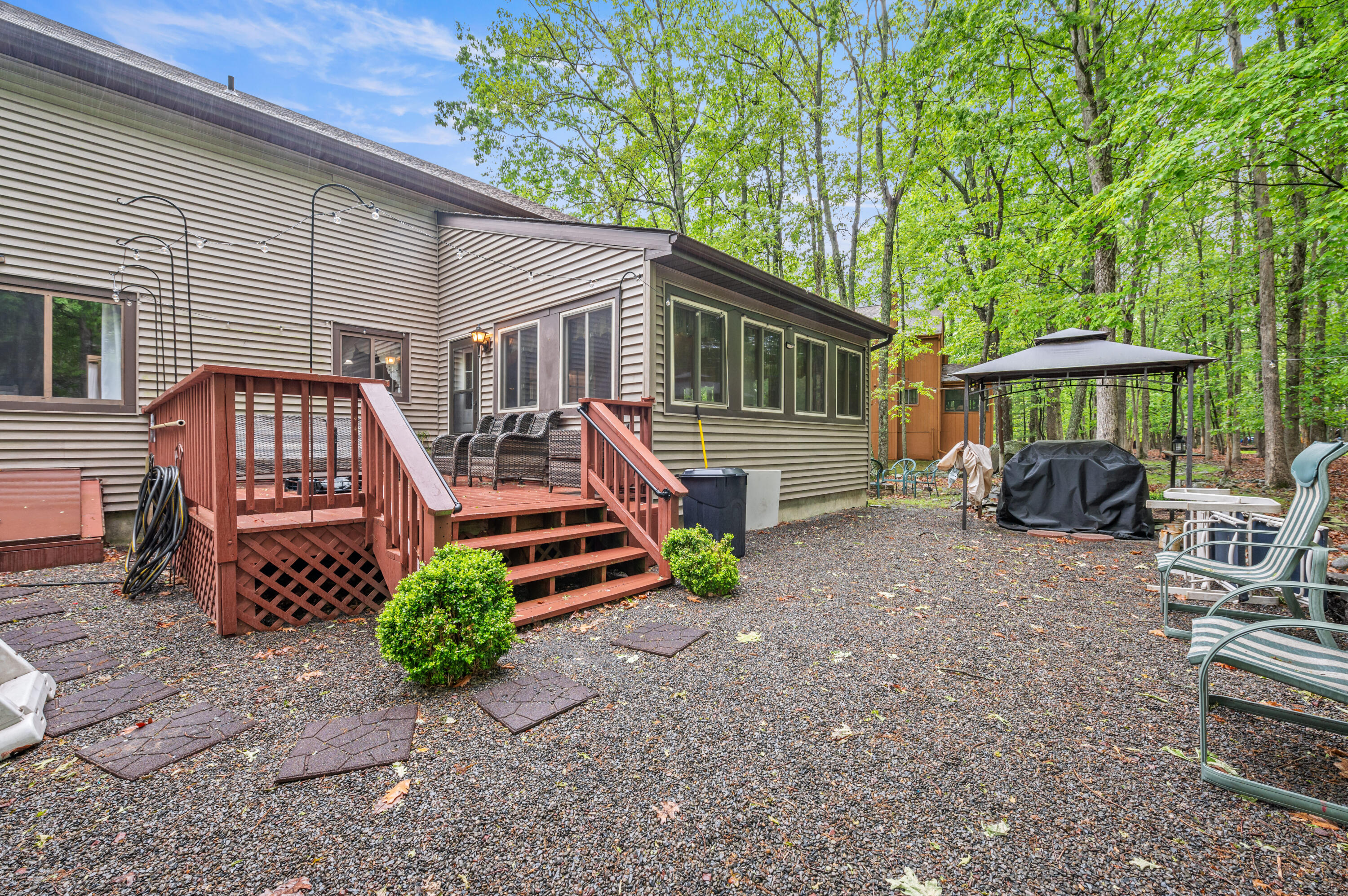 East Stroudsburg, Pennsylvania 18301, United States, 4 Bedrooms Bedrooms, ,2 BathroomsBathrooms,Residential,Active,166387