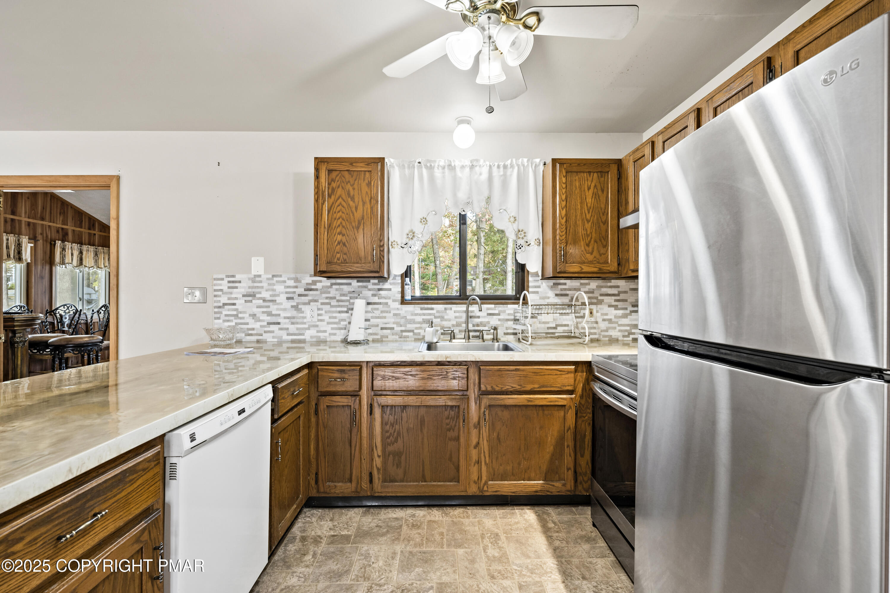 East Stroudsburg, Pennsylvania 18301, United States, 4 Bedrooms Bedrooms, ,2 BathroomsBathrooms,Residential,Active,166387