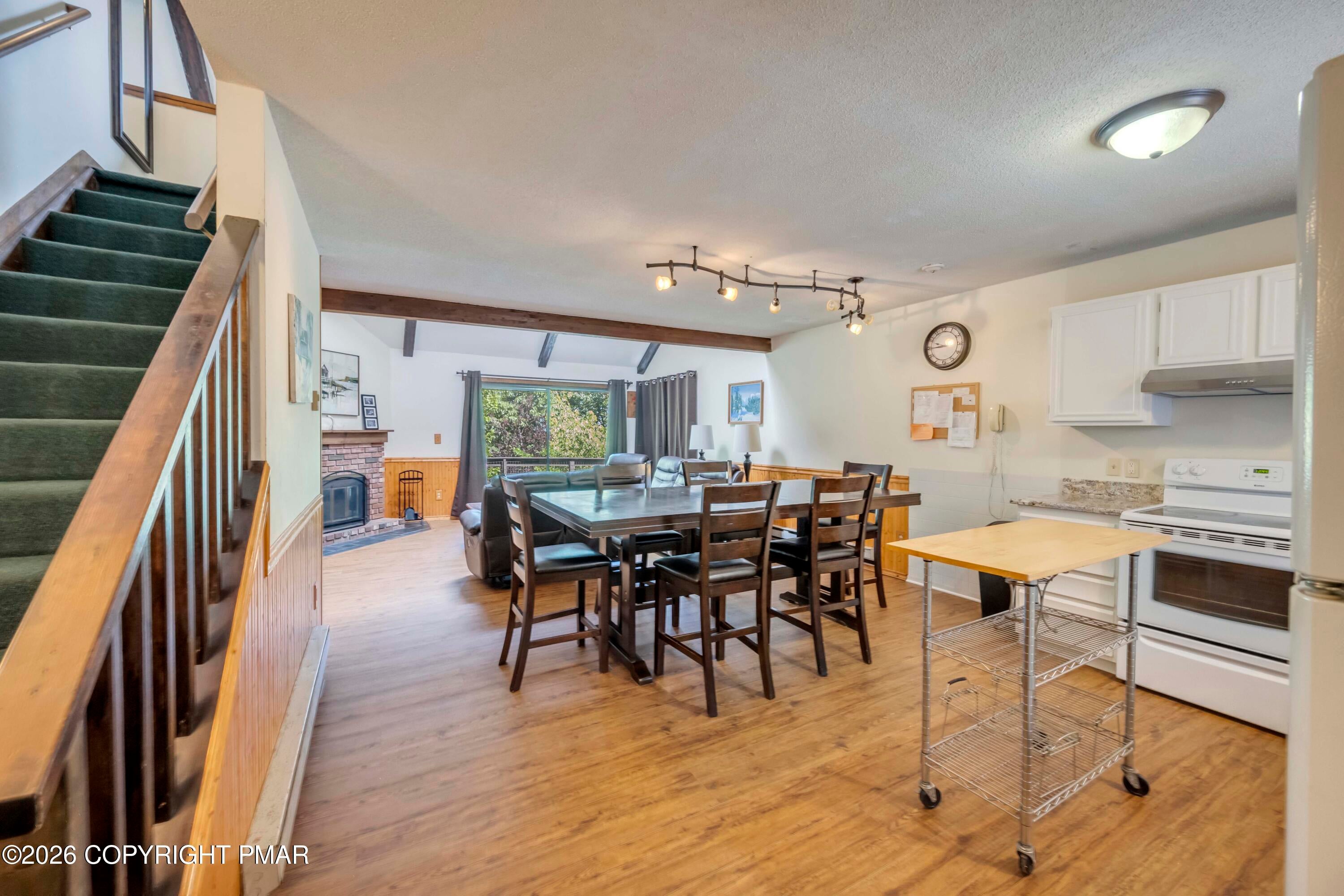 89 Cross Country Lane