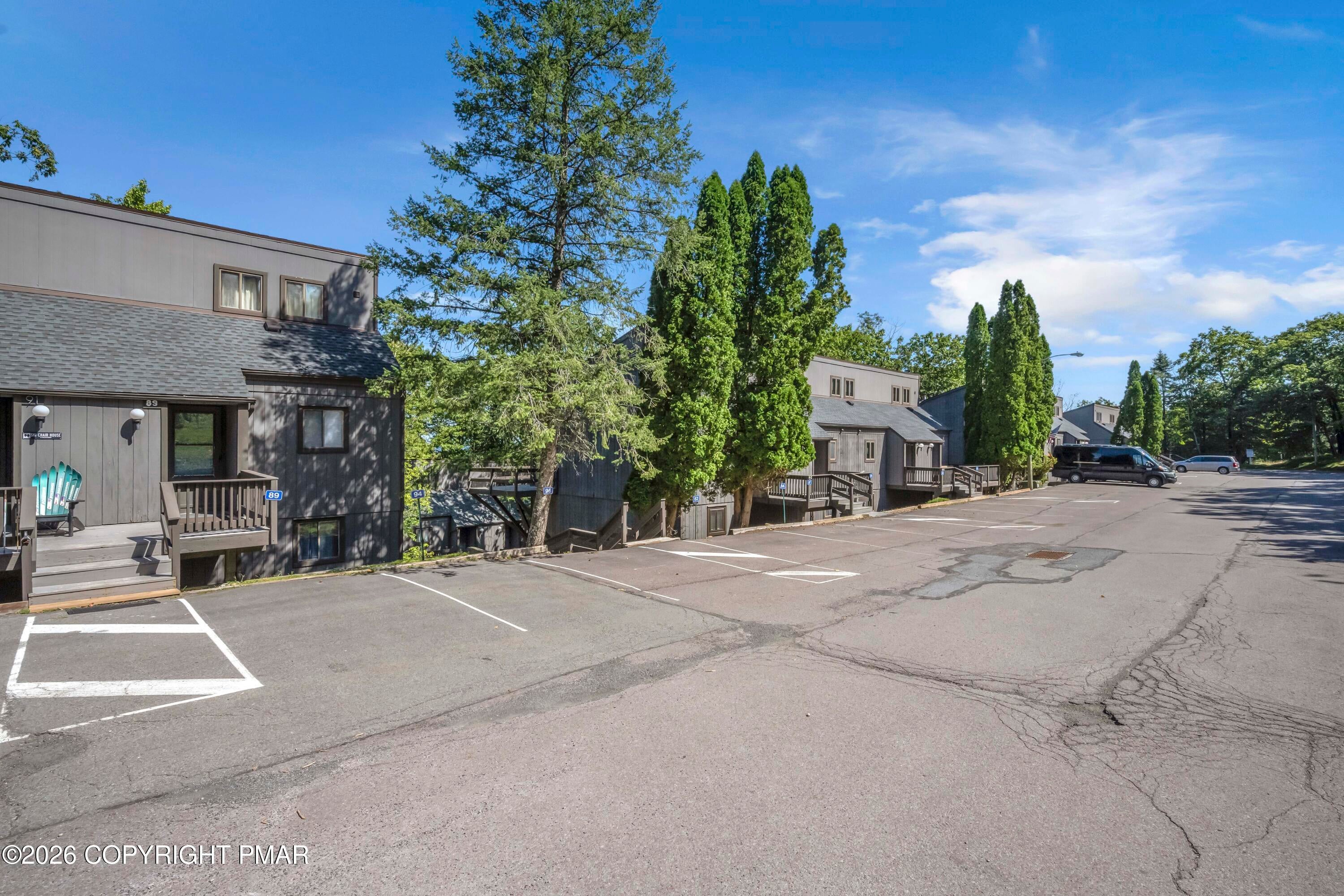 89 Cross Country Lane