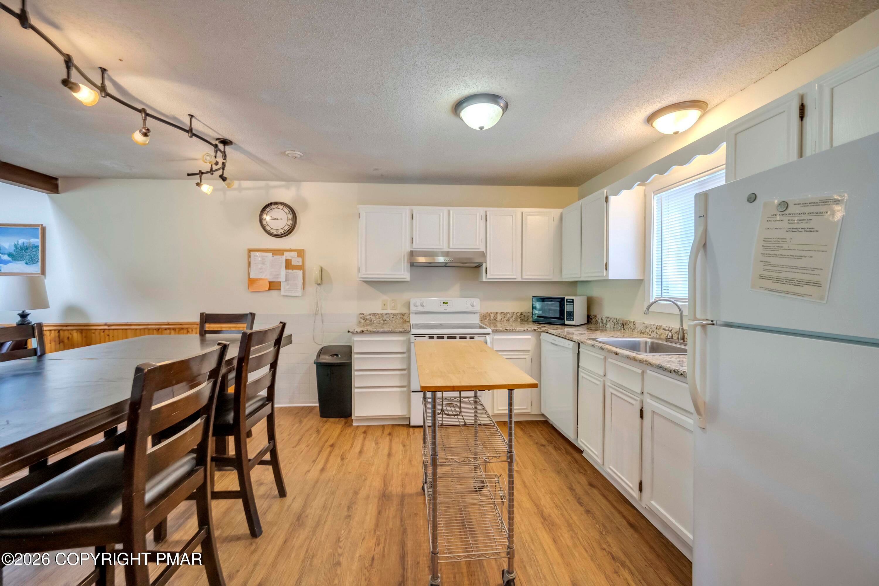 89 Cross Country Lane