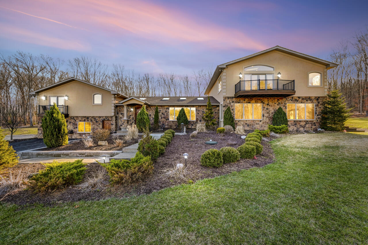 374 Packer Drive, Weatherly, Pennsylvania image 1