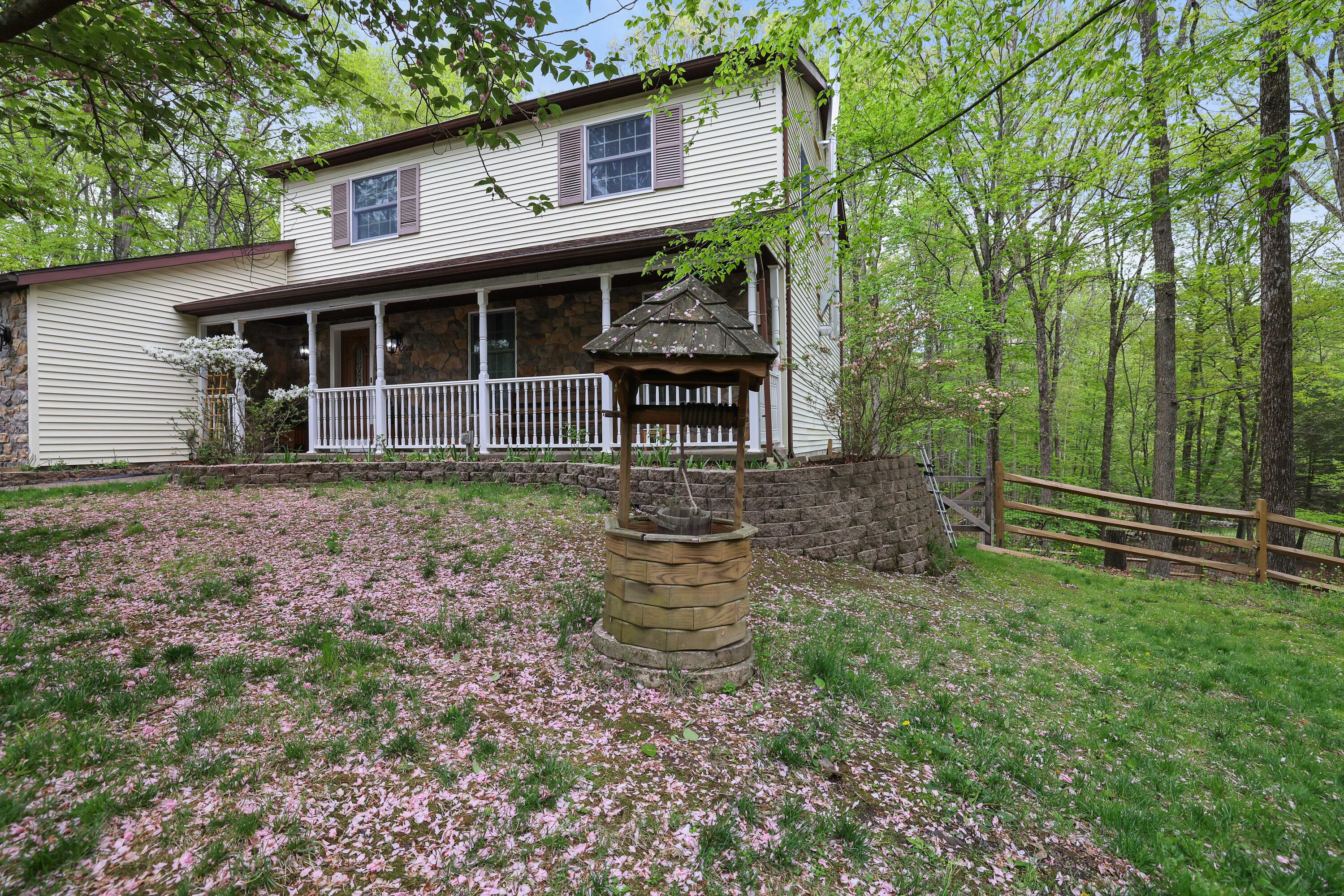 113 Hemlock Road, Tannersville, Pennsylvania image 4