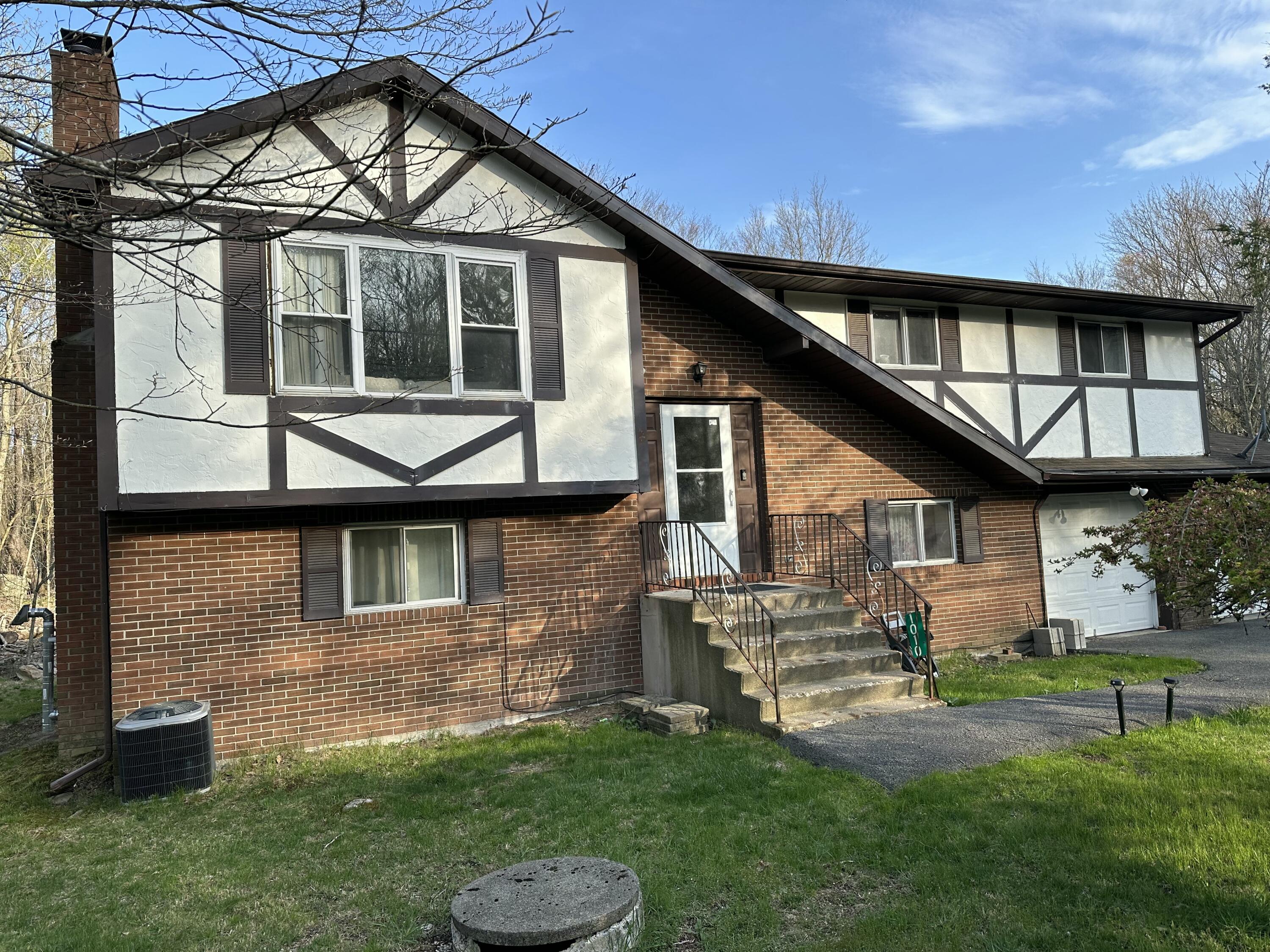 1010 Knollwood Drive, Tobyhanna, Pennsylvania image 2