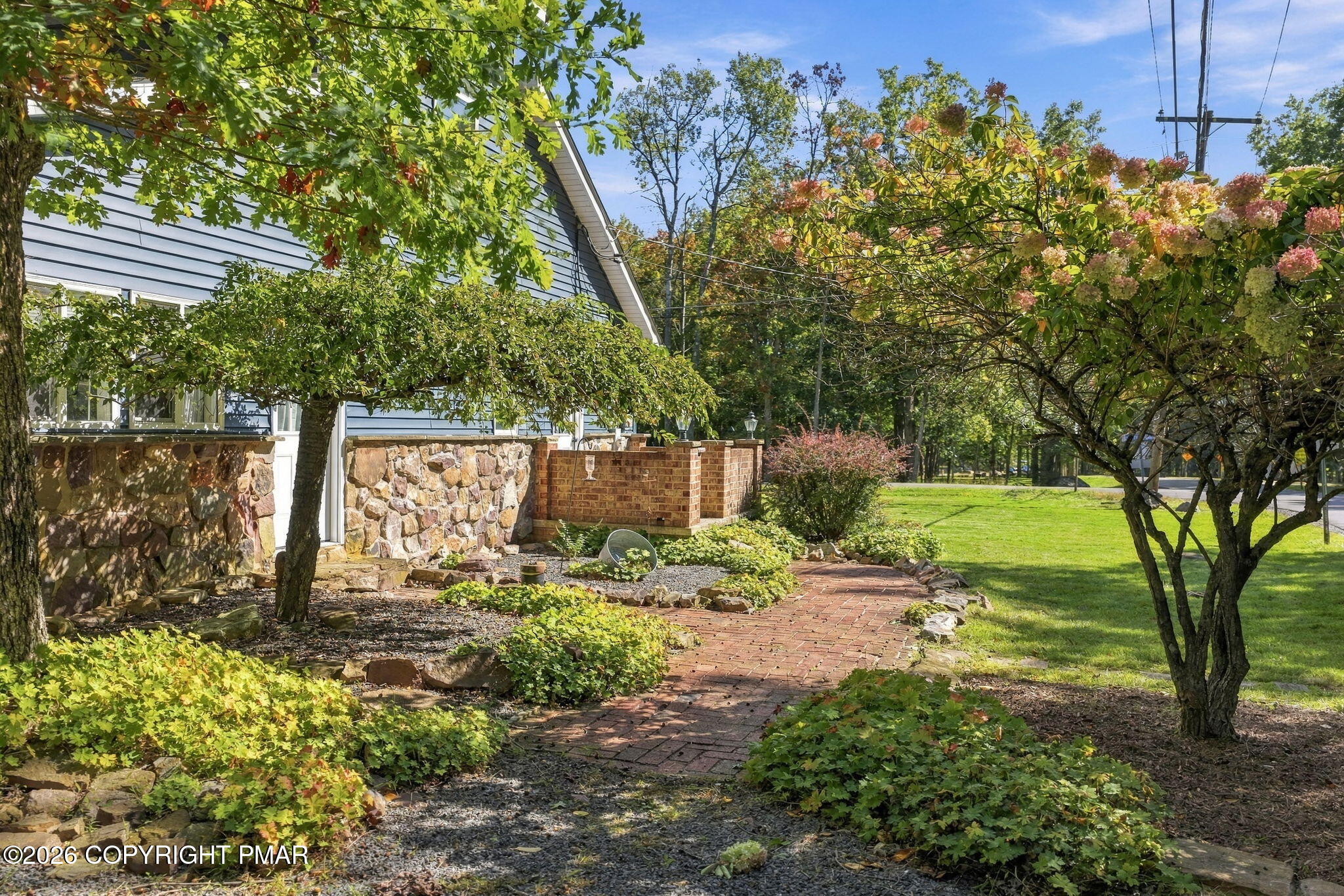 14 Twin Lake Road