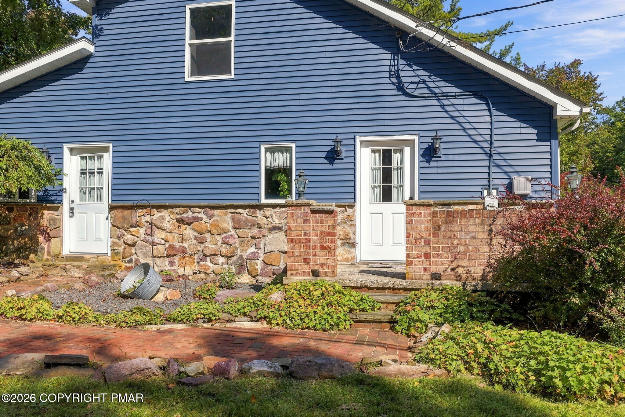 14 Twin Lake Road