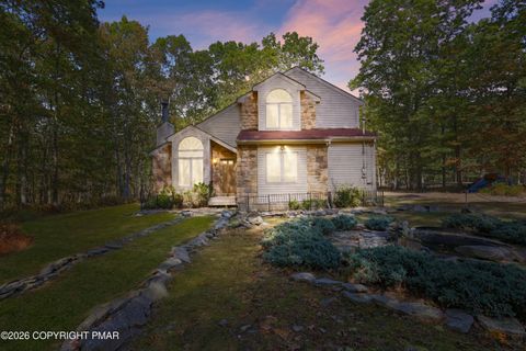 Homes For Sale - 3176 Bluebird Drive<br/> Bushkill, PA 18324