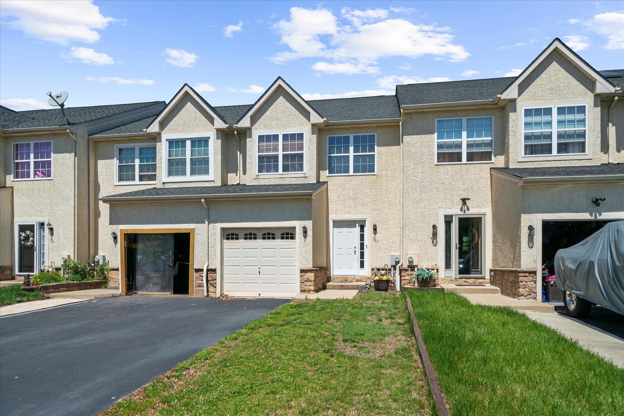 729 Cedar Lane, Norristown, Pennsylvania image 2