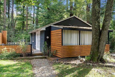 Homes For Sale - 111 Sweet Pea Lane<br/> Monroe County, Pocono Pines, PA 18350