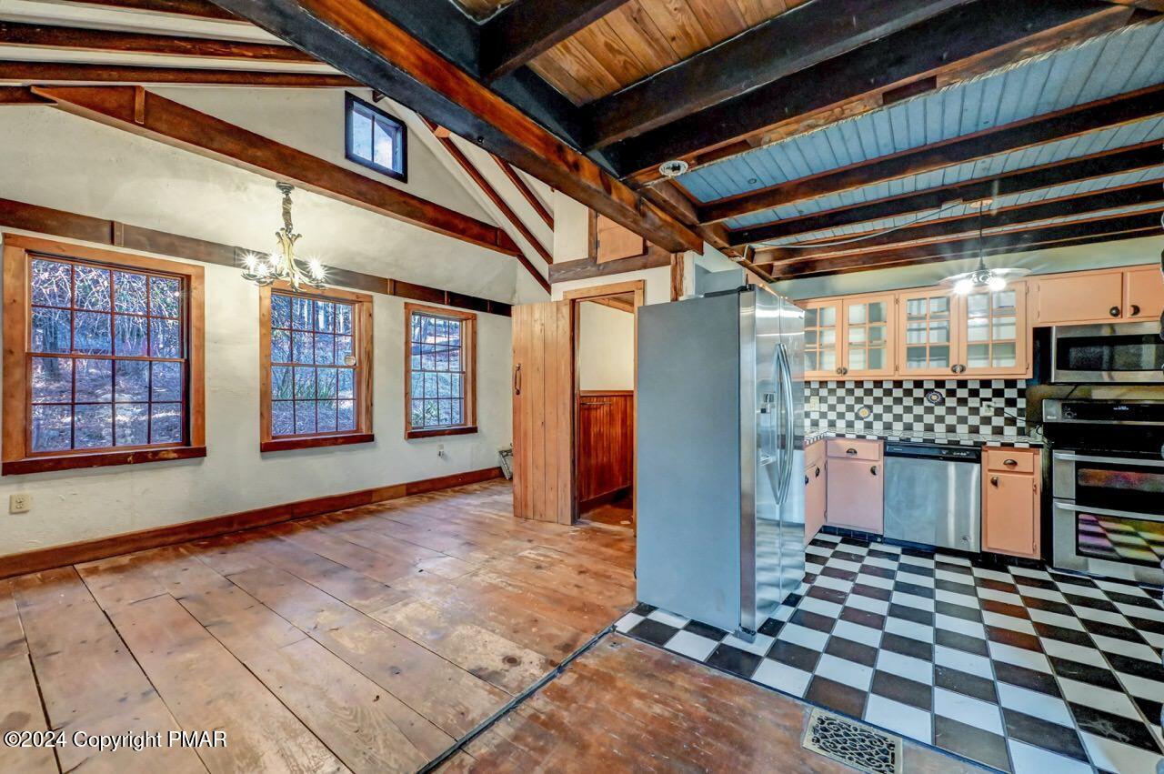 2285 Beartown Road, Canadensis, Pennsylvania image 35