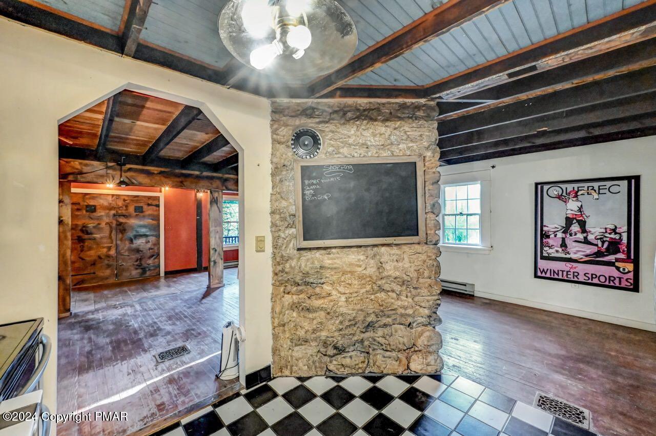 2285 Beartown Road, Canadensis, Pennsylvania image 32