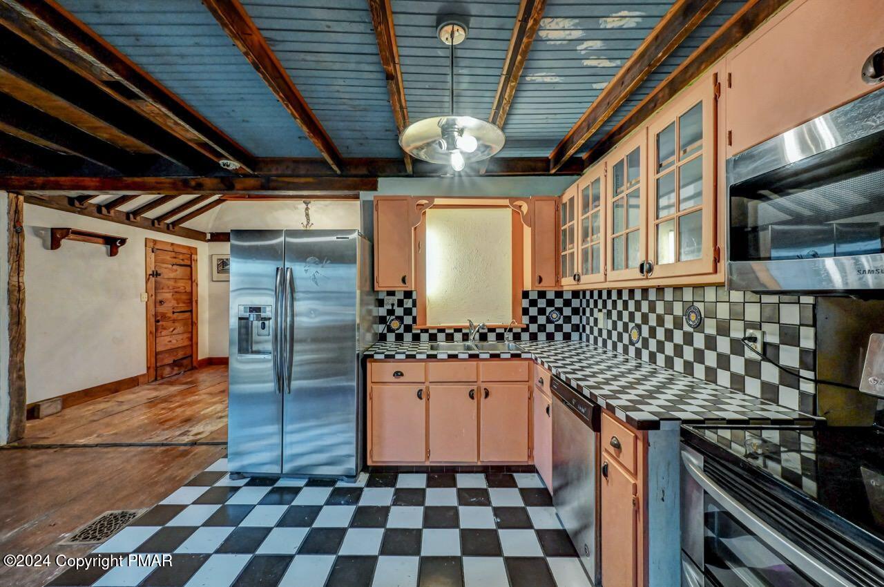 2285 Beartown Road, Canadensis, Pennsylvania image 28