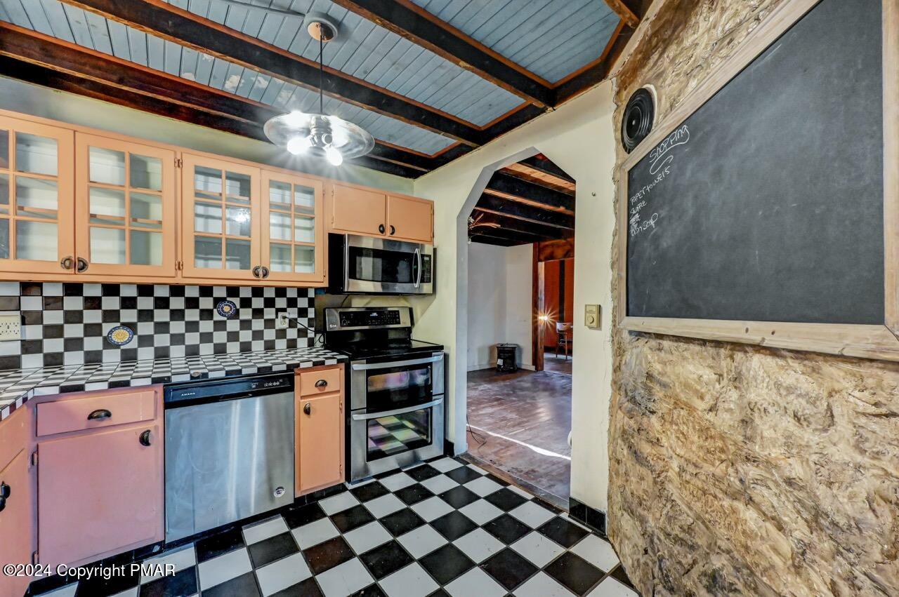 2285 Beartown Road, Canadensis, Pennsylvania image 31