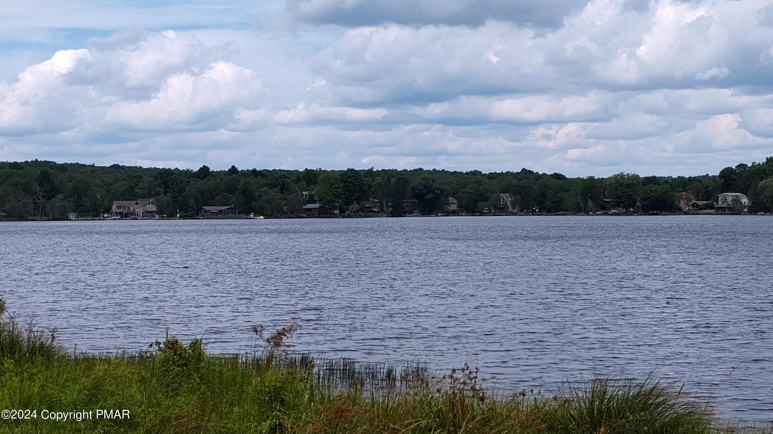 321 Stroud Court, Pocono Lake, Pennsylvania image 28