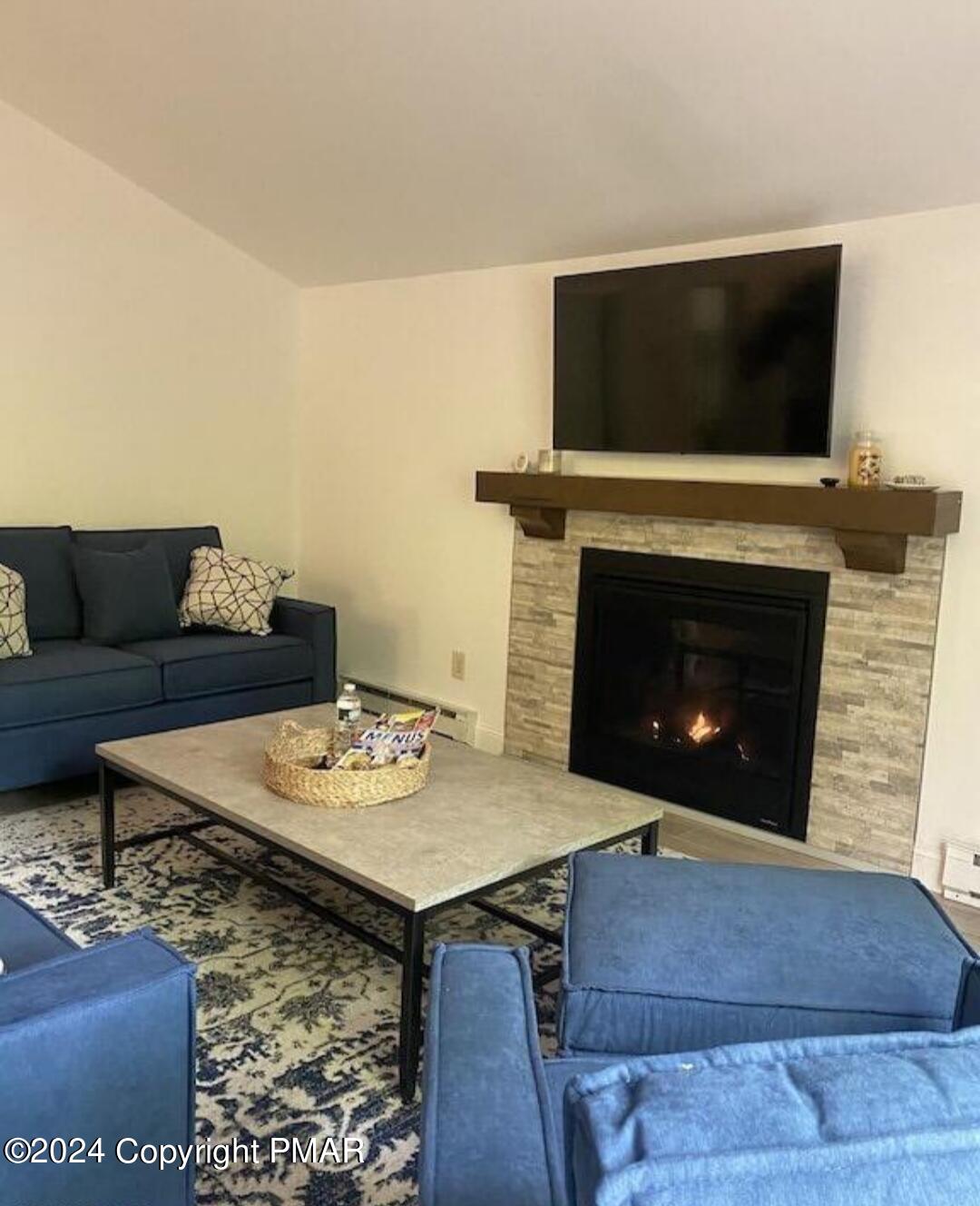 321 Stroud Court, Pocono Lake, Pennsylvania image 5