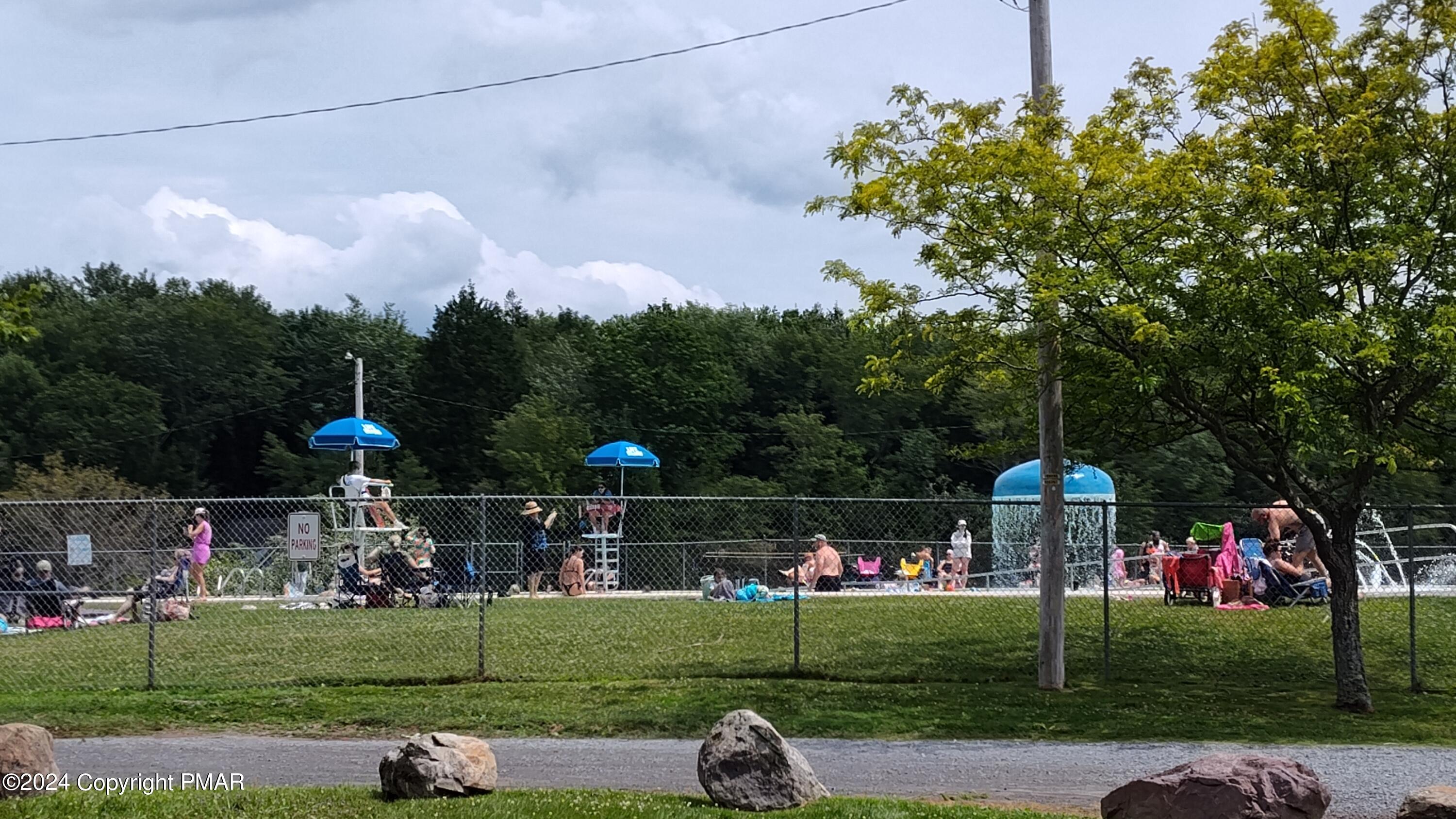 321 Stroud Court, Pocono Lake, Pennsylvania image 24