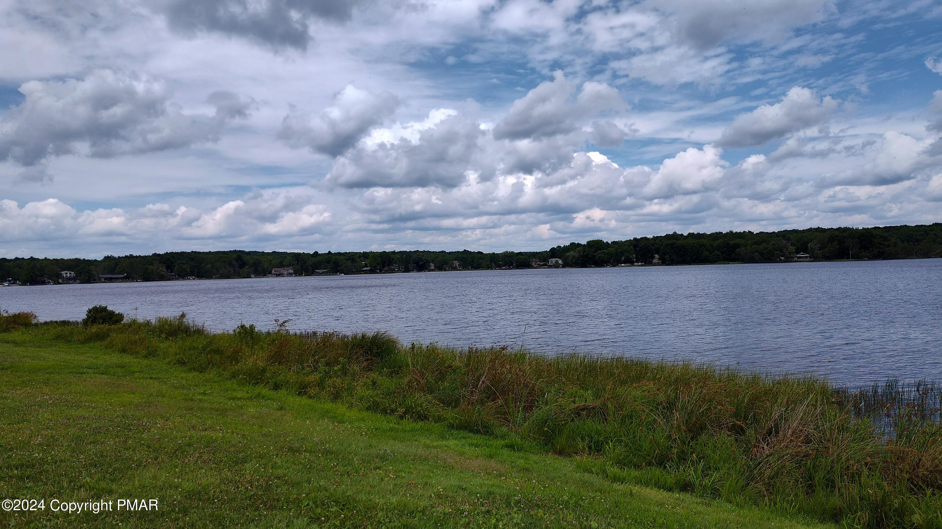 321 Stroud Court, Pocono Lake, Pennsylvania image 30