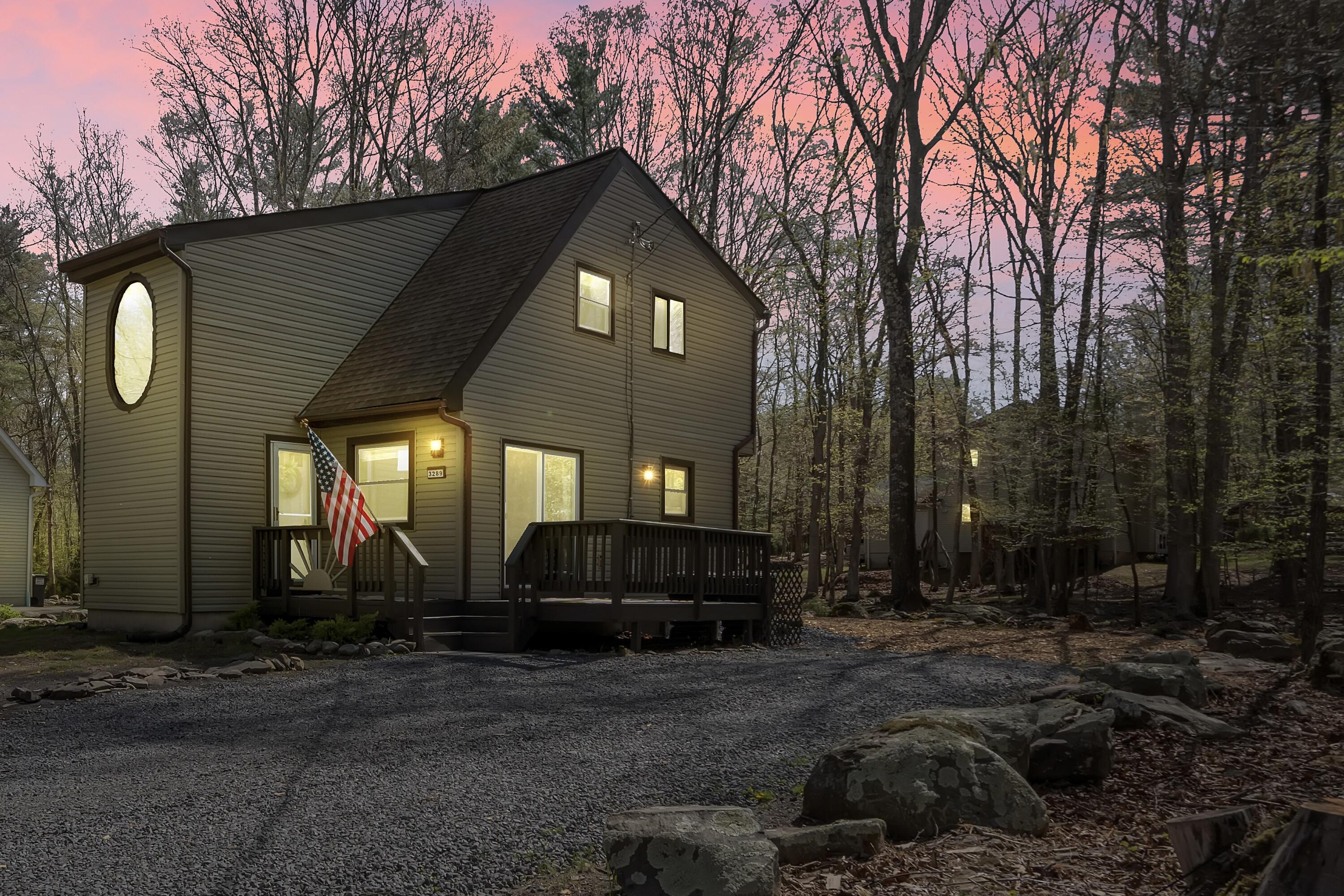 3289 Greenbriar Drive, East Stroudsburg, Pennsylvania image 2
