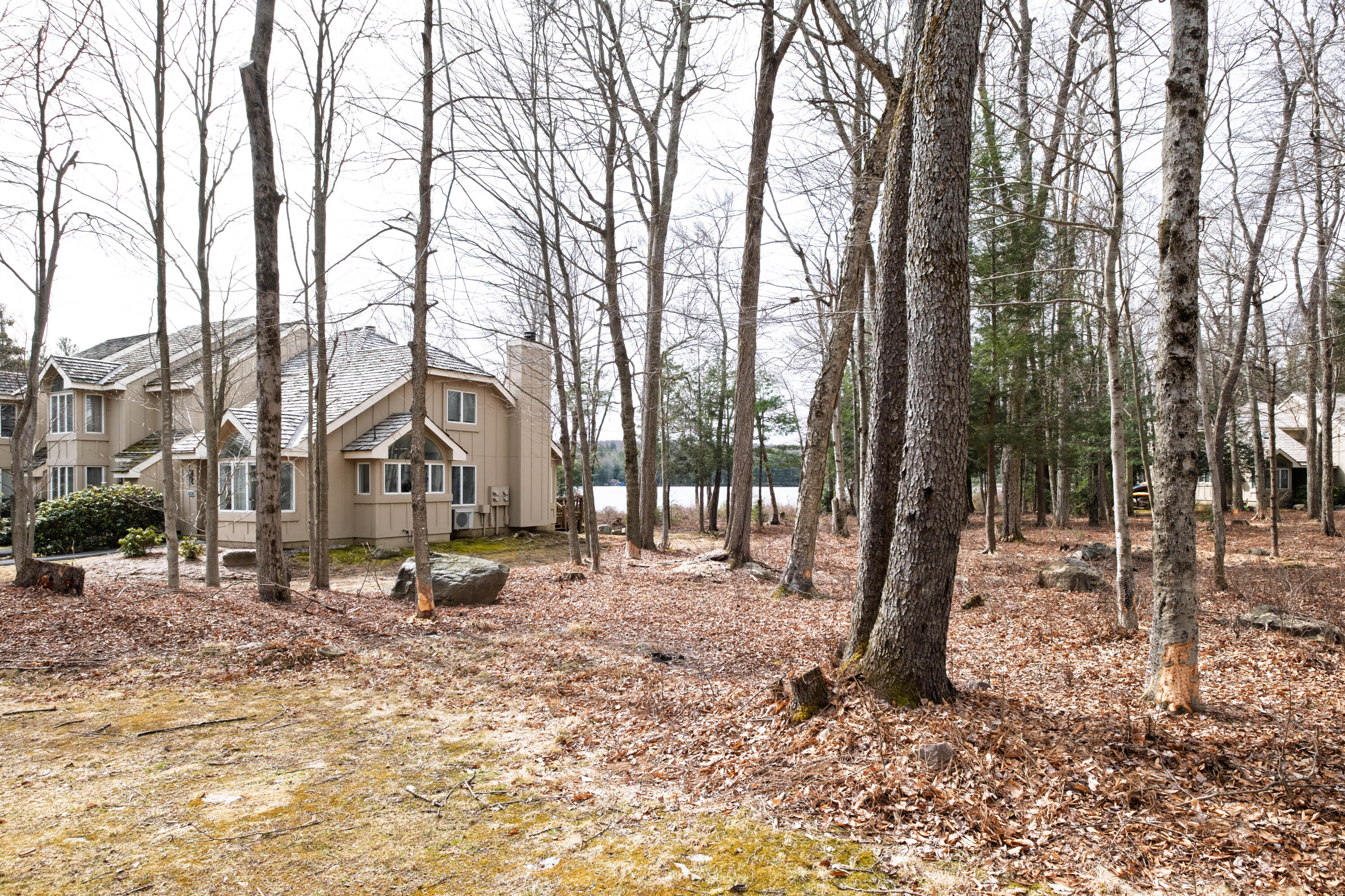 1065 Crestwoods Drive, Pocono Pines, Pennsylvania image 43