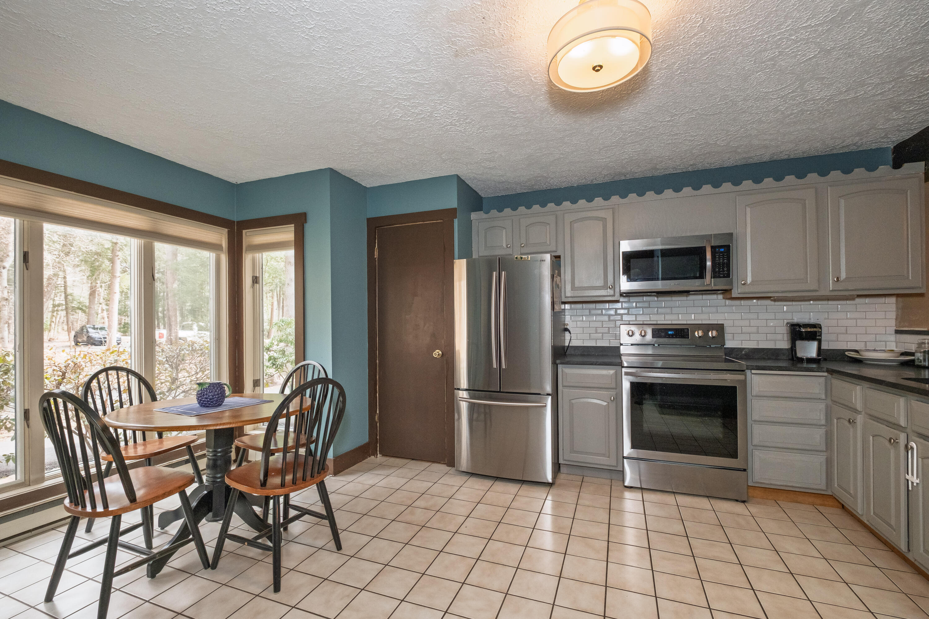 1065 Crestwoods Drive, Pocono Pines, Pennsylvania image 5