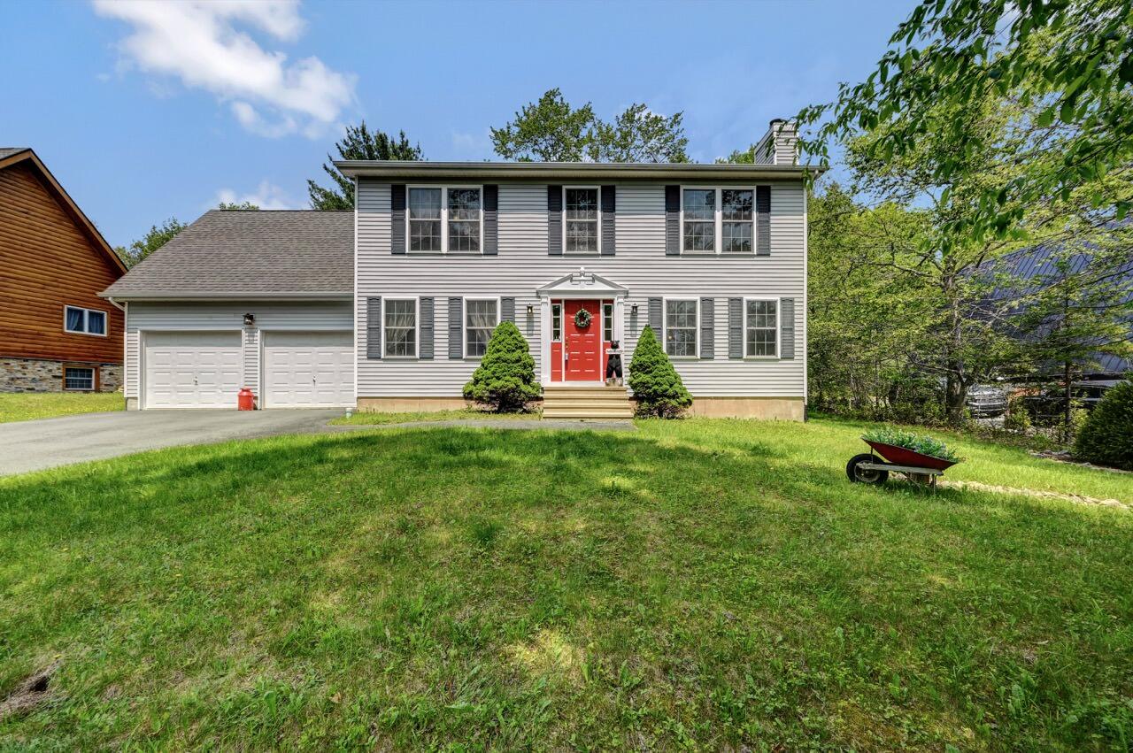 128 Embill Drive, Blakeslee, Pennsylvania image 1
