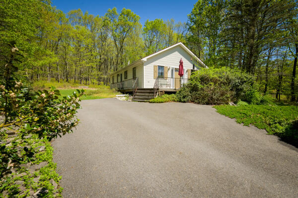317 Fall Creek Terrace, Stroudsburg, Pennsylvania image 12